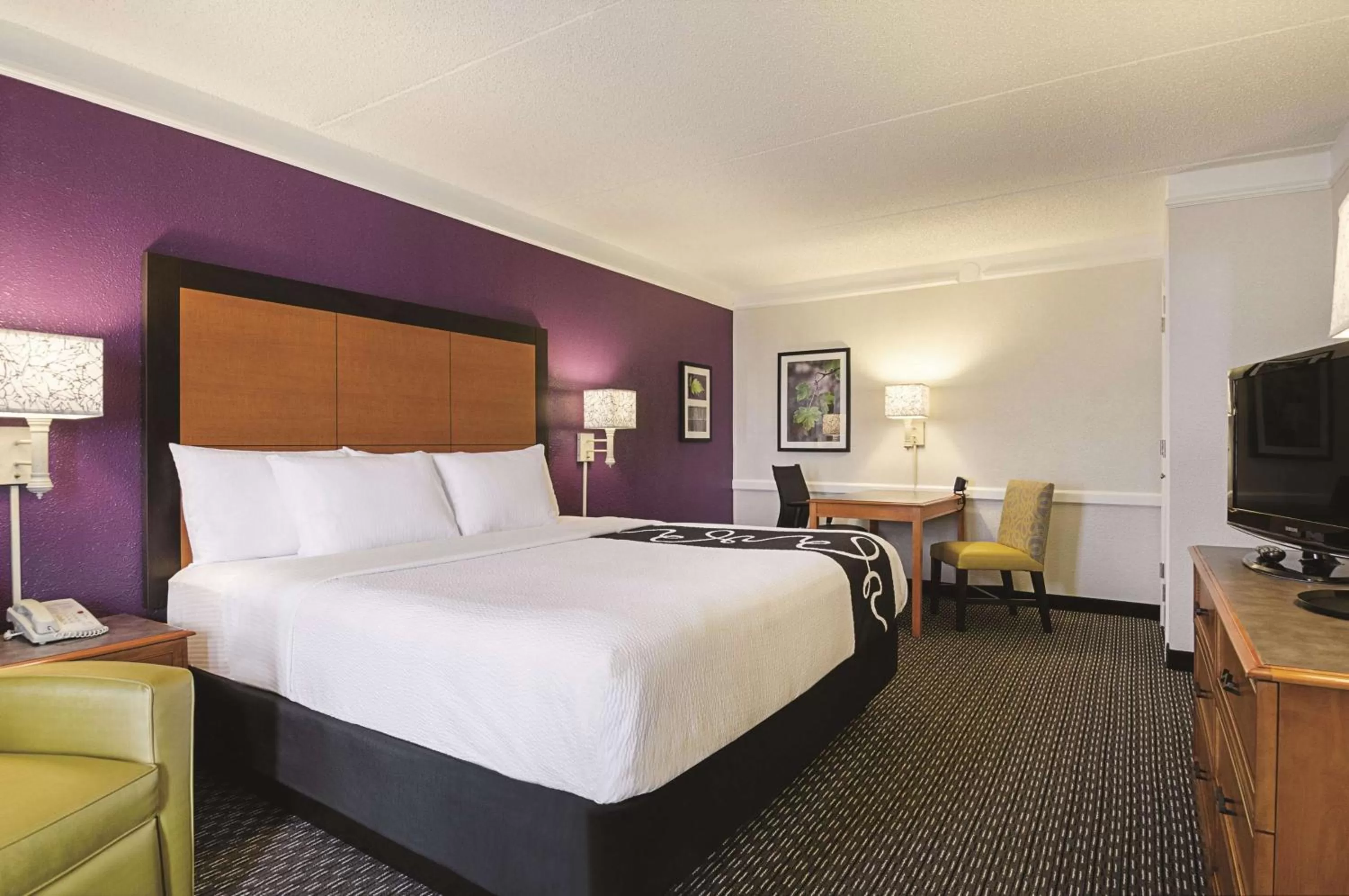 Photo of the whole room, Bed in La Quinta Inn by Wyndham Odessa