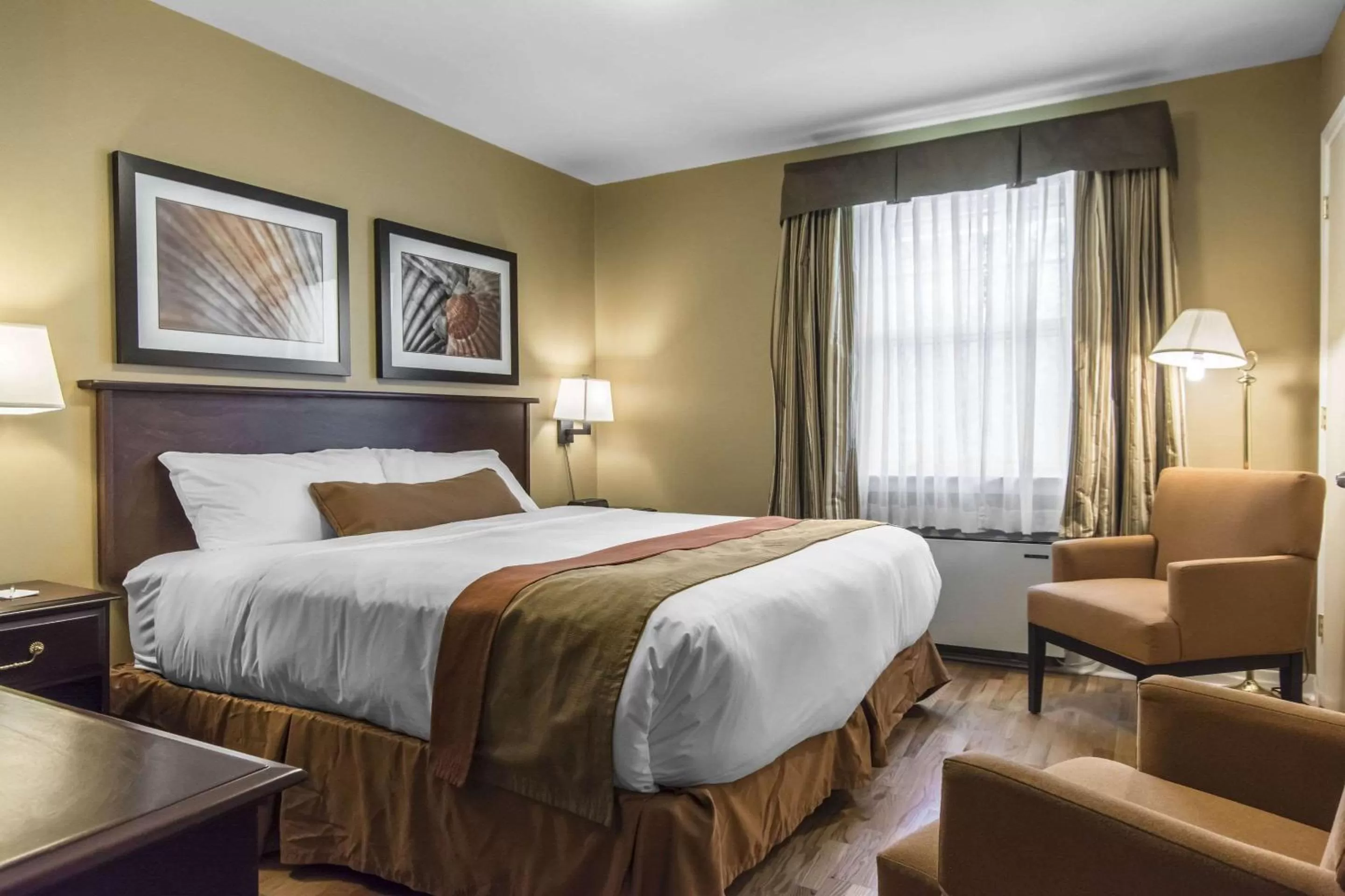 Photo of the whole room, Bed in Digby Pines Golf Resort and Spa