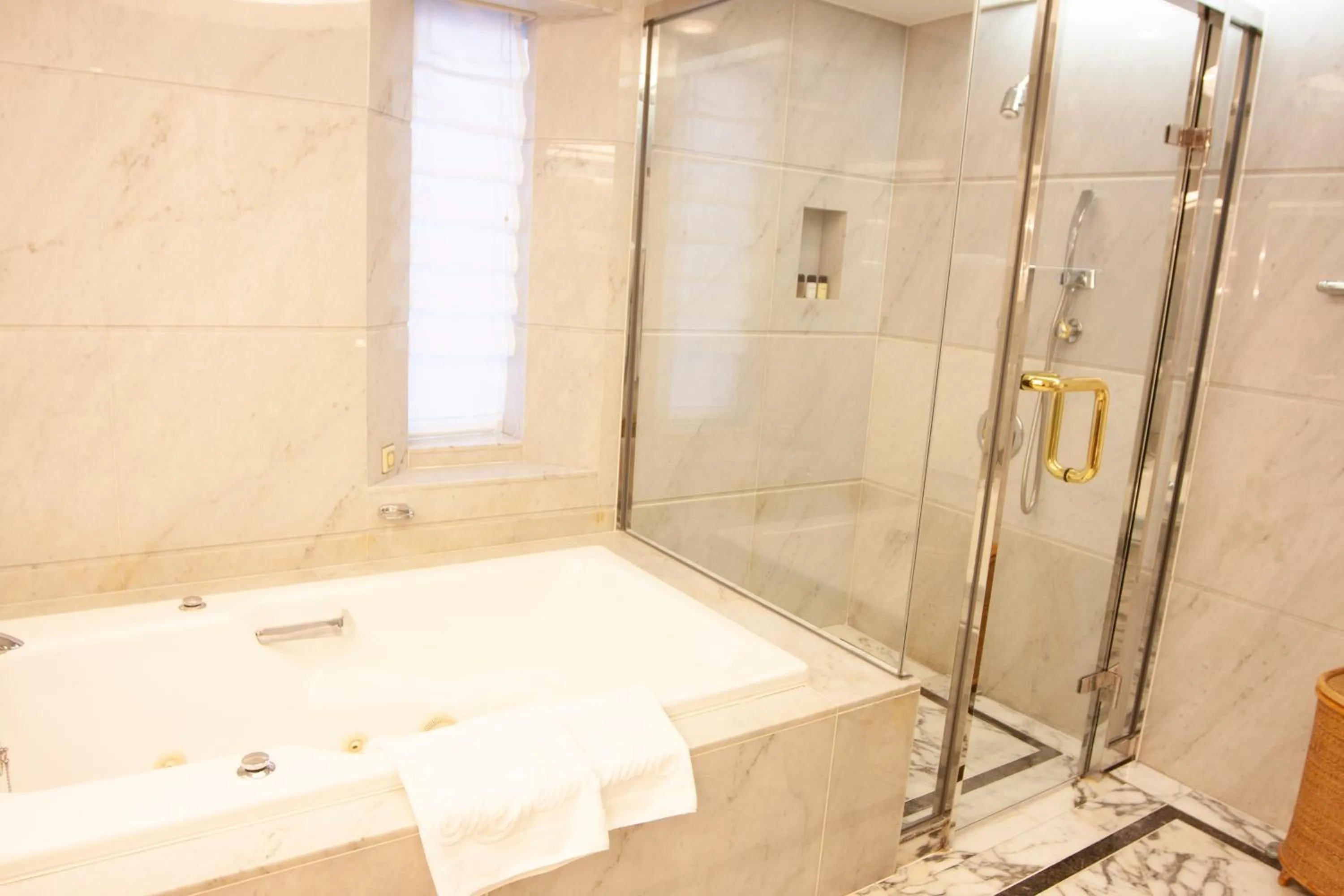 Bathroom in Hotel New Otani Makuhari