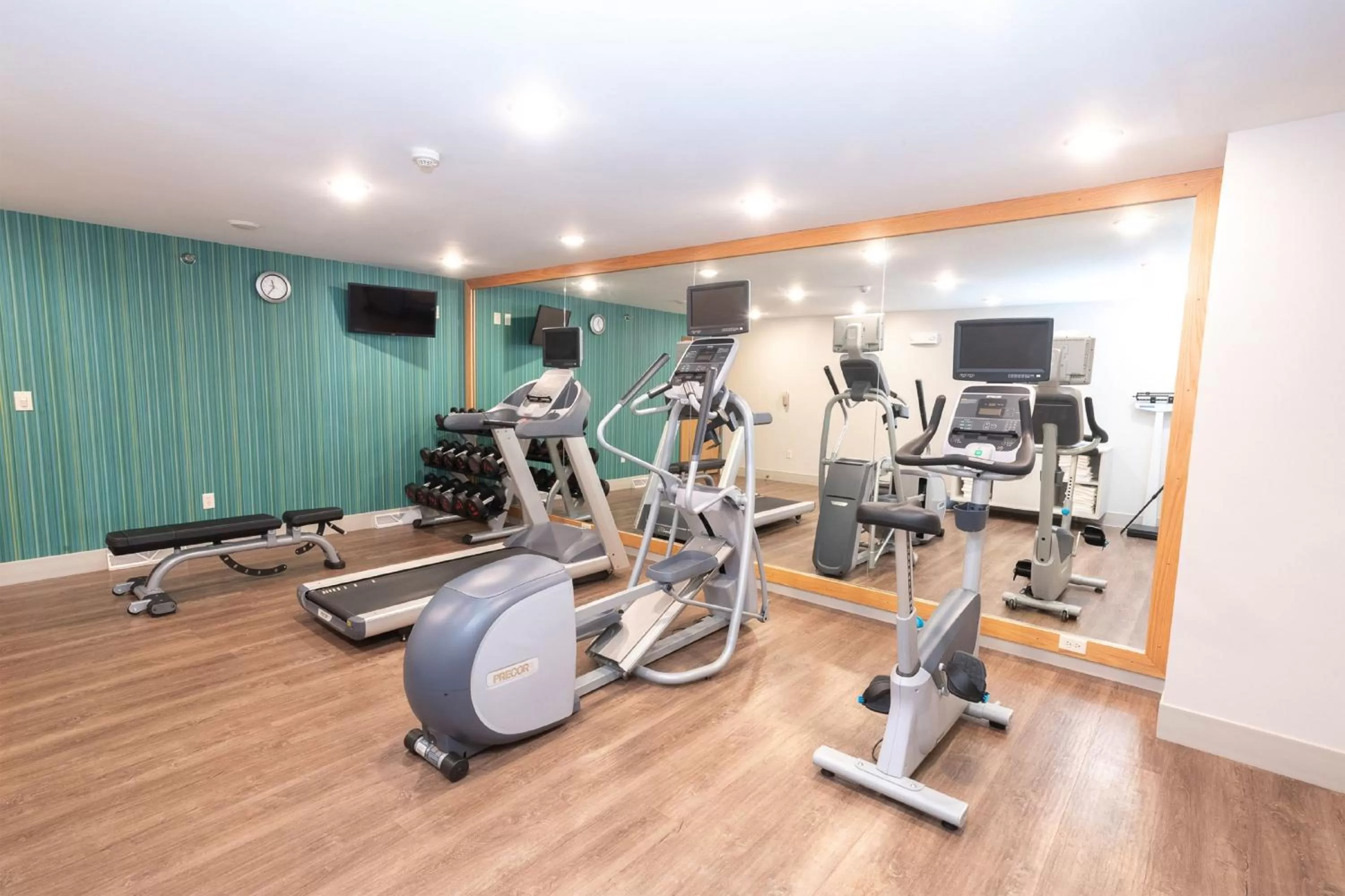 Spa and wellness centre/facilities in Holiday Inn Express & Suites Iron Mountain by IHG