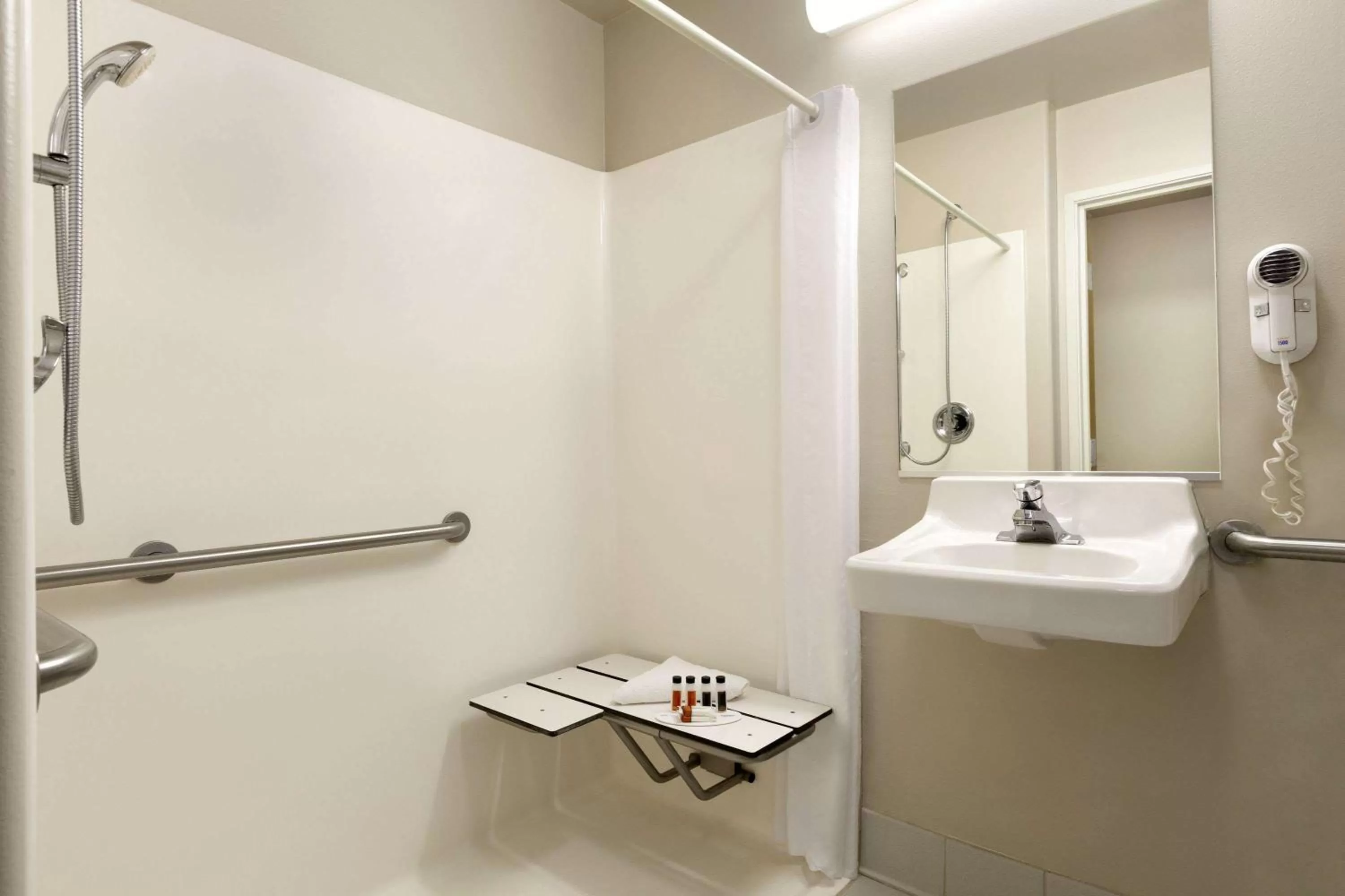 Bathroom in Travelodge by Wyndham Milford