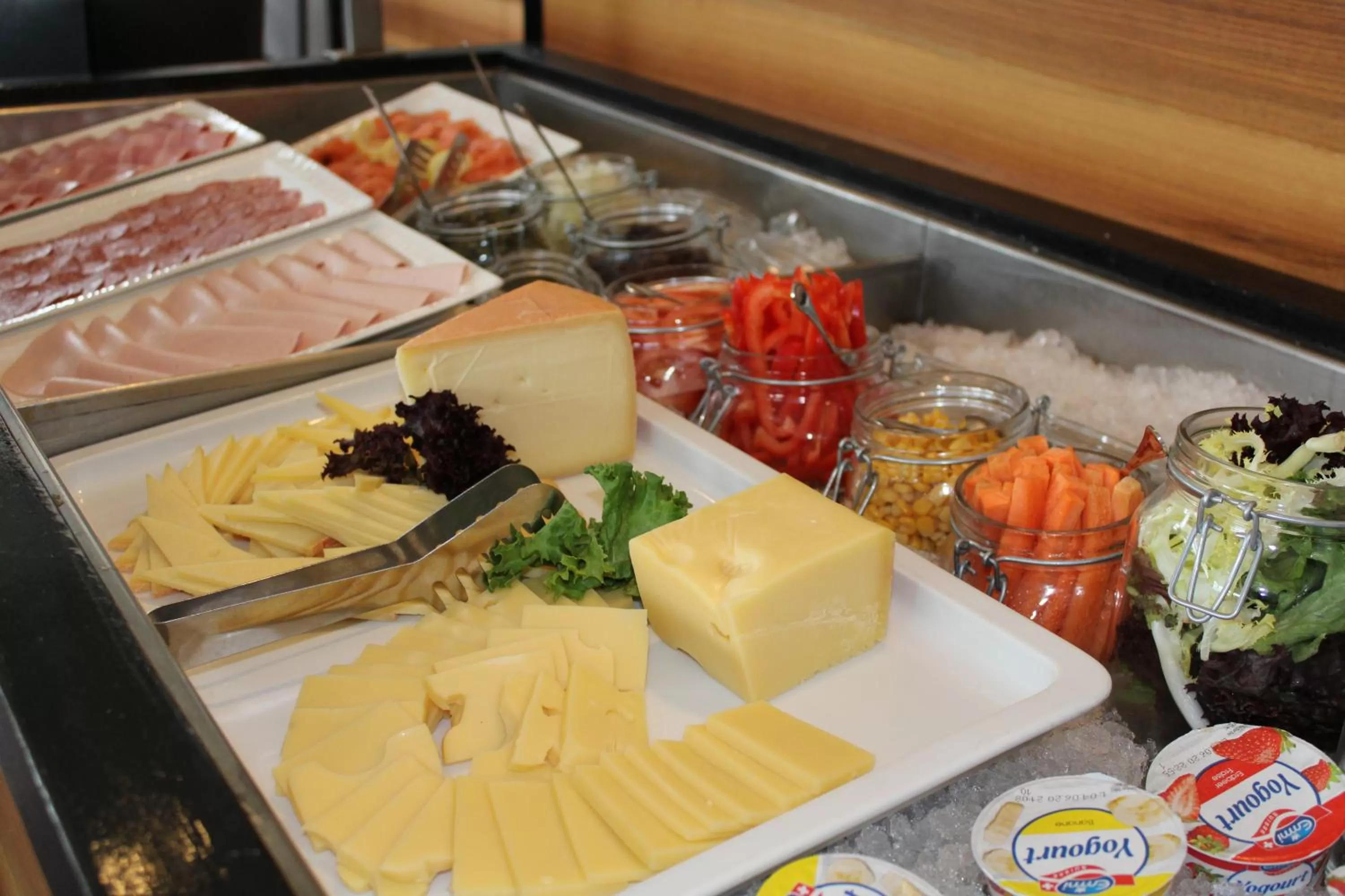 Breakfast, Food in Garni-Hotel Frohburg - Beau Rivage Collection