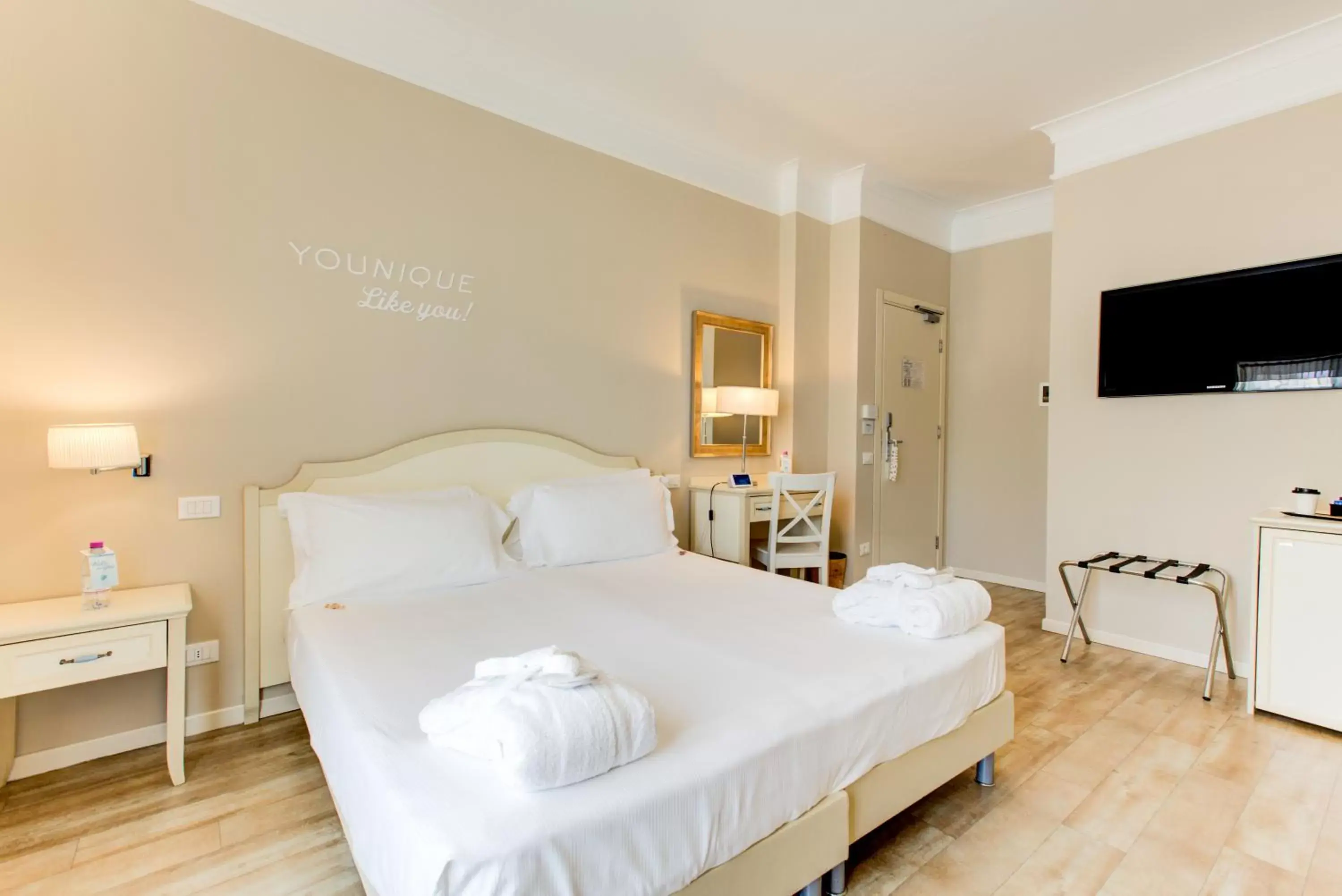 Deluxe Room with Terrace in BeYou Hotel Villa Rosa Deluxe Room with Terrace in BeYou Hotel Villa Rosa