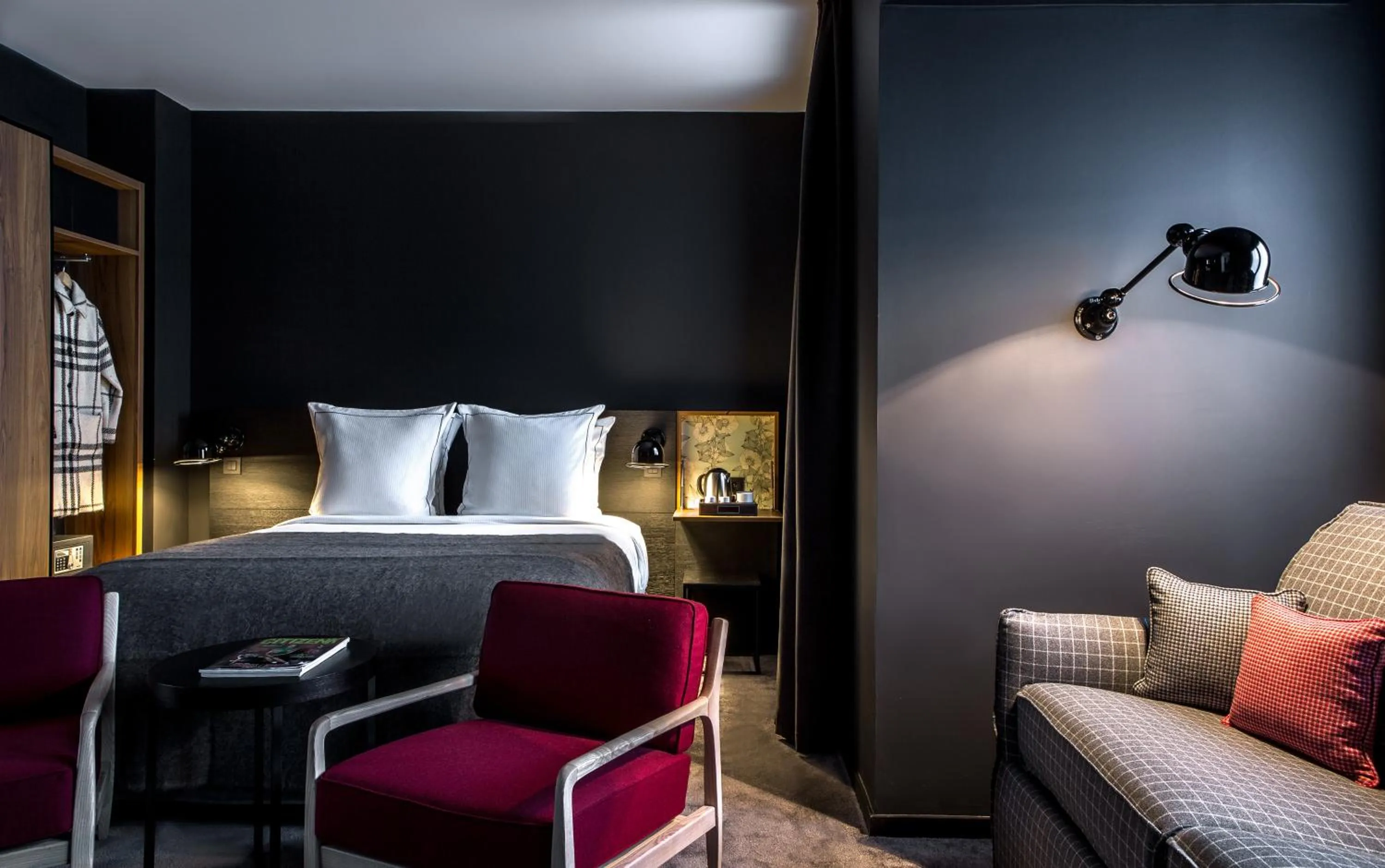 Photo of the whole room, Bed in Hôtel Louvre-Lens - Esprit de France