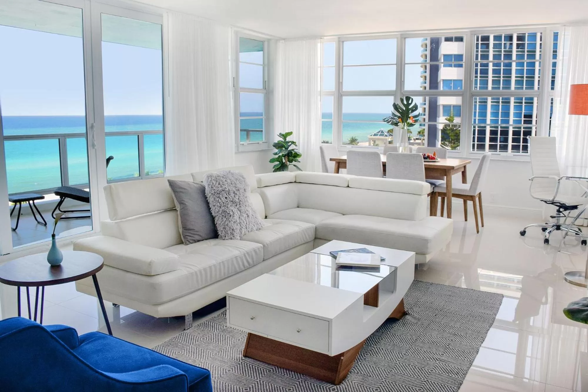 Living room in Seacoast Suites on Miami Beach
