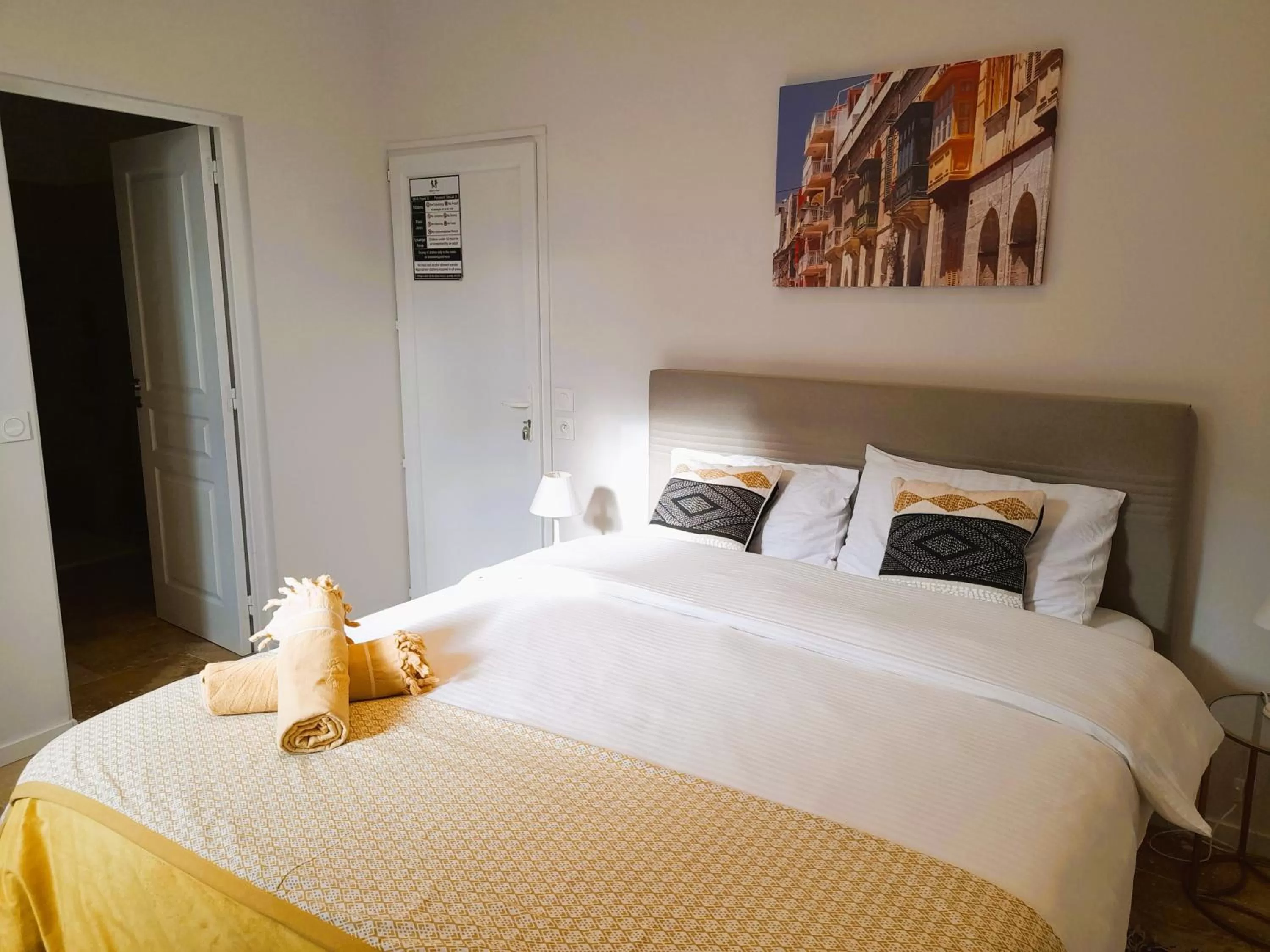 Bed in Palazzo Pisani Malta Boutique and SPA