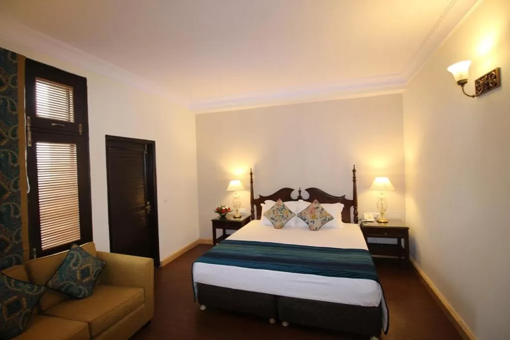 Photo of the whole room, Bed in The Oaktree House