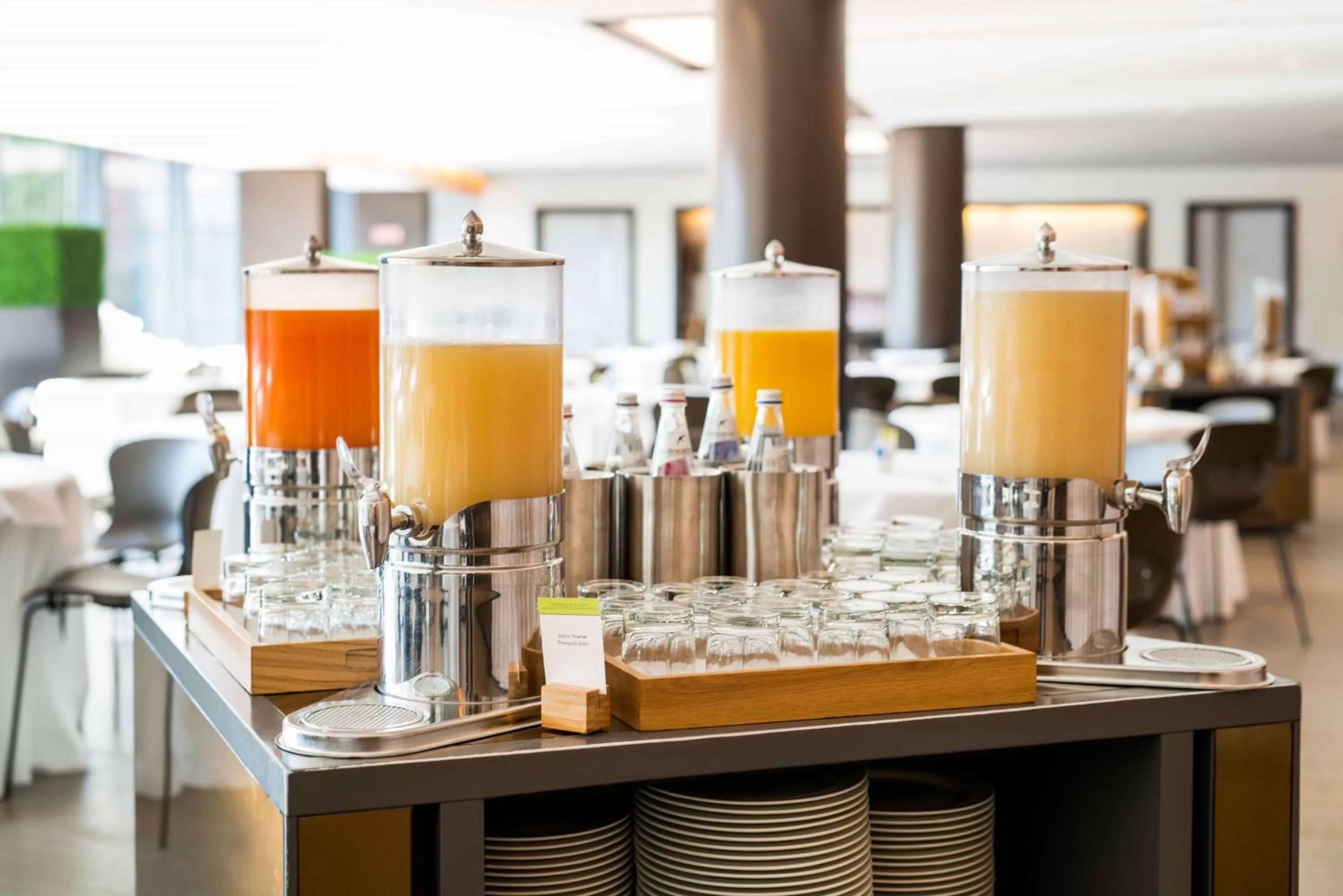 Dining area in DoubleTree by Hilton Hotel Venice - North