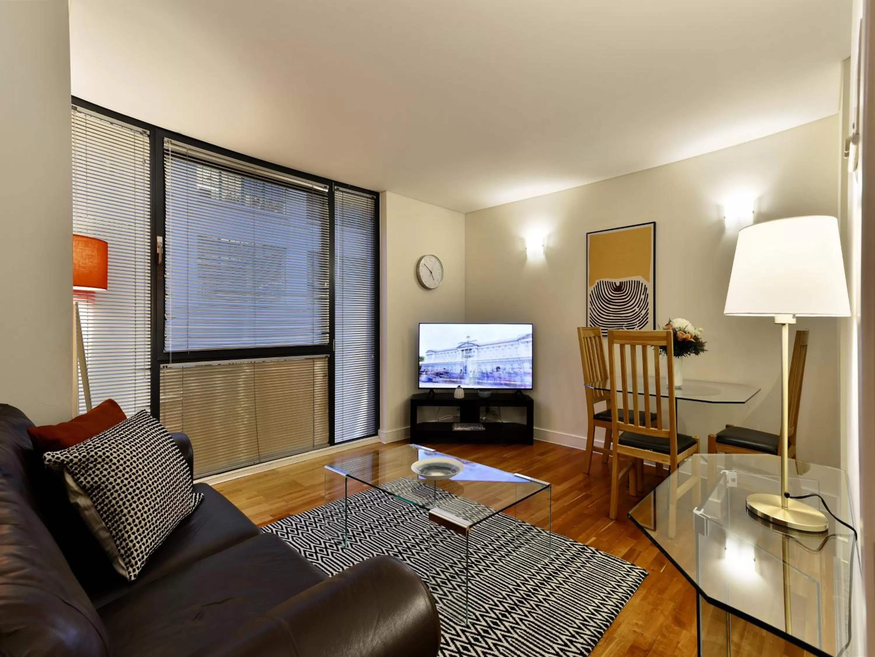 TV and multimedia, Seating Area in Farringdon Laceby apartments