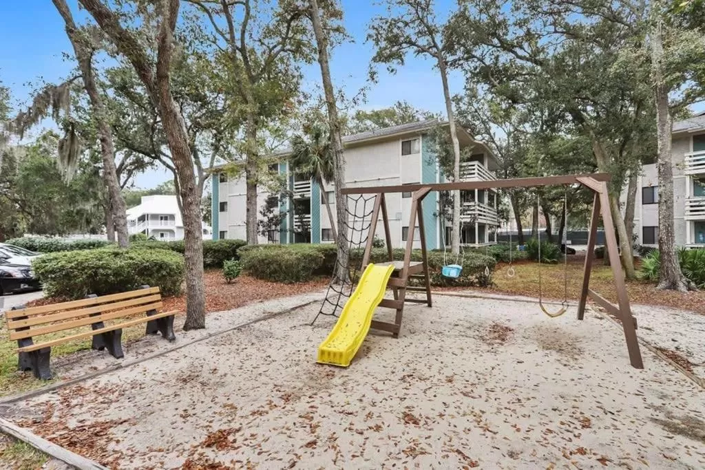 5 stars Peaceful Condo - 7 min walk to the beach