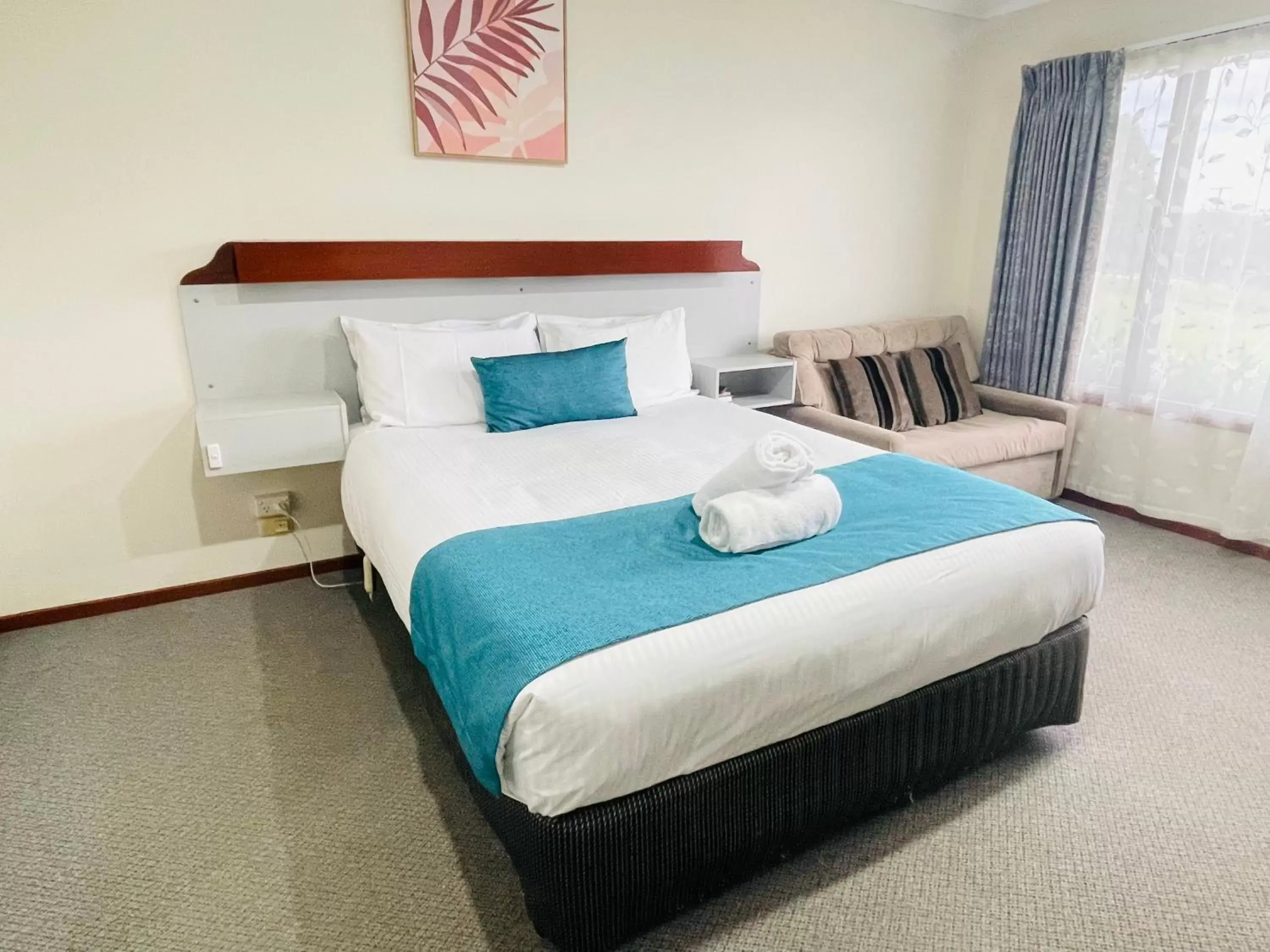 Superior Queen Room in Warragul Views Motor Inn Superior Queen Room in Warragul Views Motor Inn