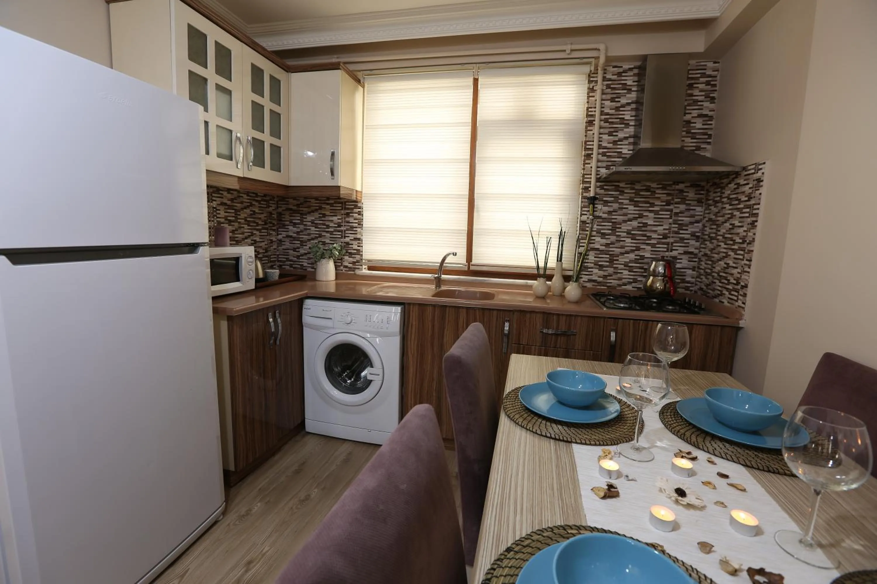 Coffee/tea facilities in Overland Residence