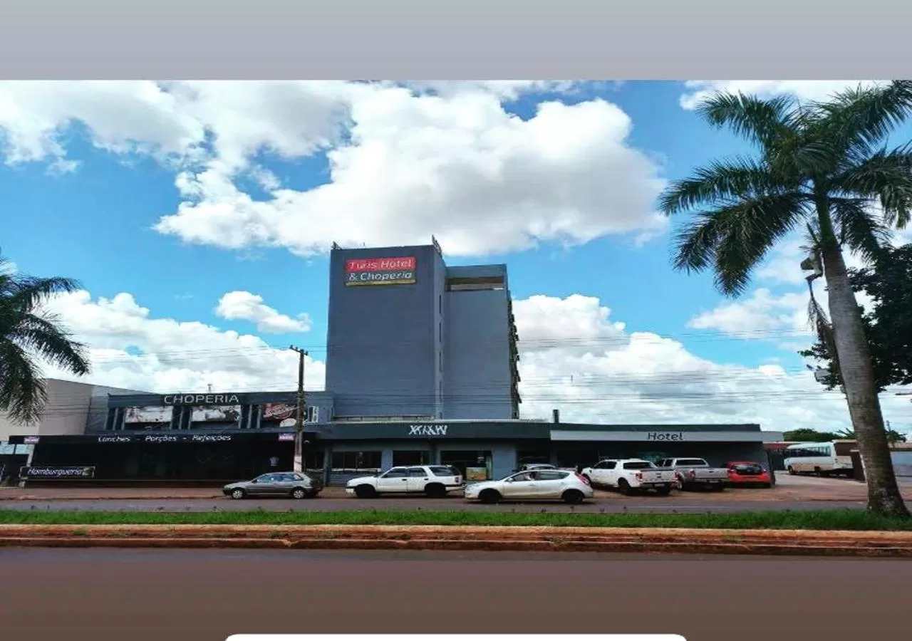 Property building in Turis Hotel & Choperia