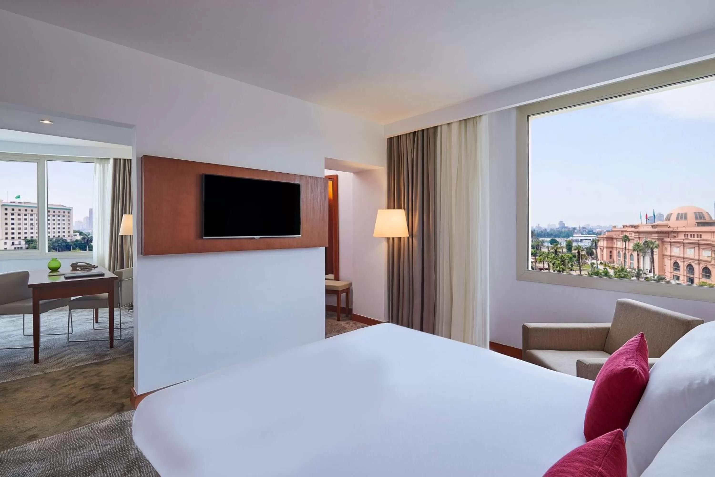 Bed in Steigenberger Hotel El Tahrir Cairo