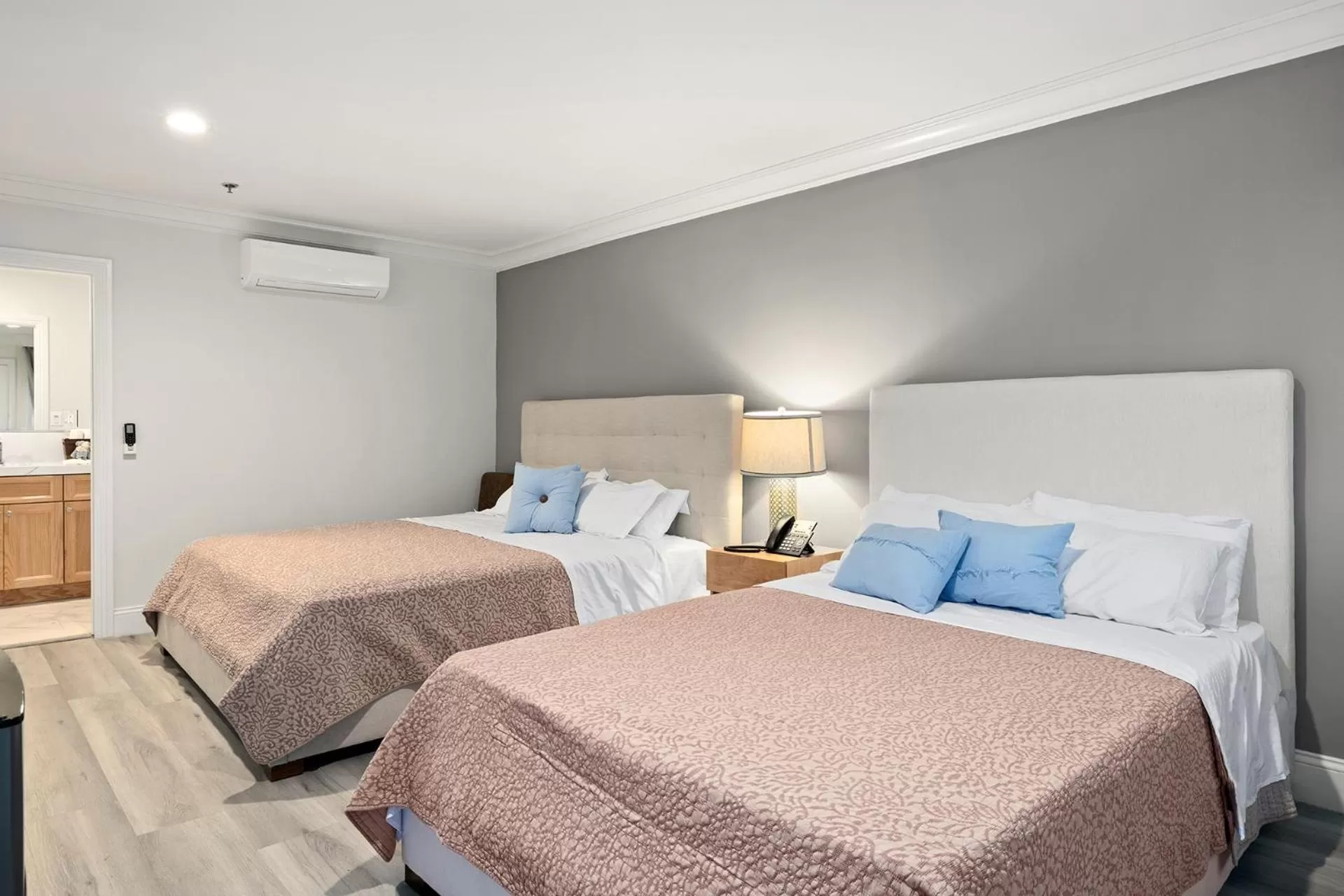 Bed in Hotel Huntington