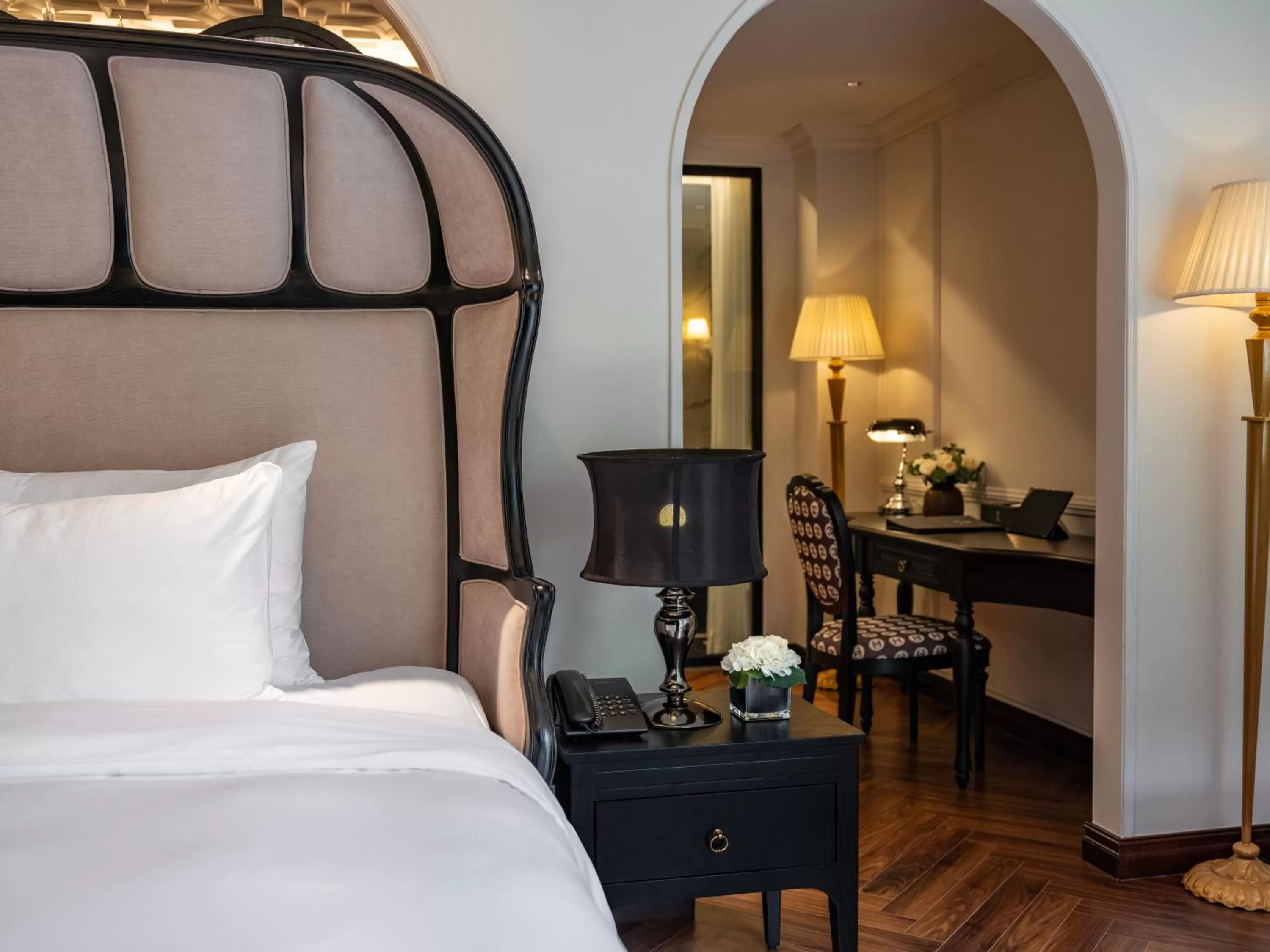 Bedroom, Bed in GRAND HOTEL du LAC Hanoi