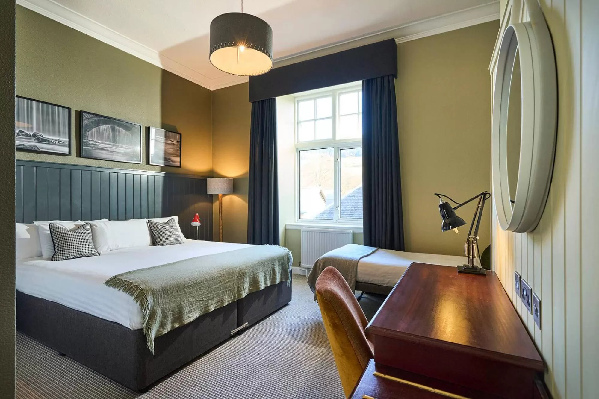 Bedroom, Bed in Peebles Hydro