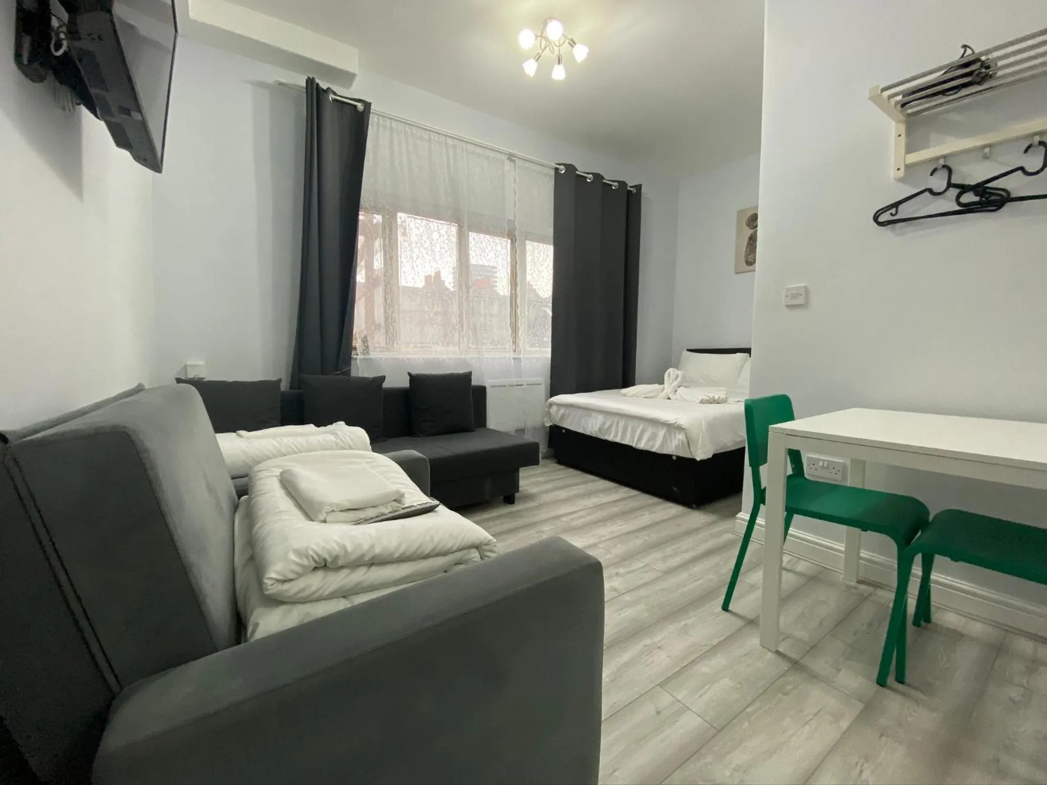 Other, Bed in Comfortable - Cosy - Budget Studios in City Center