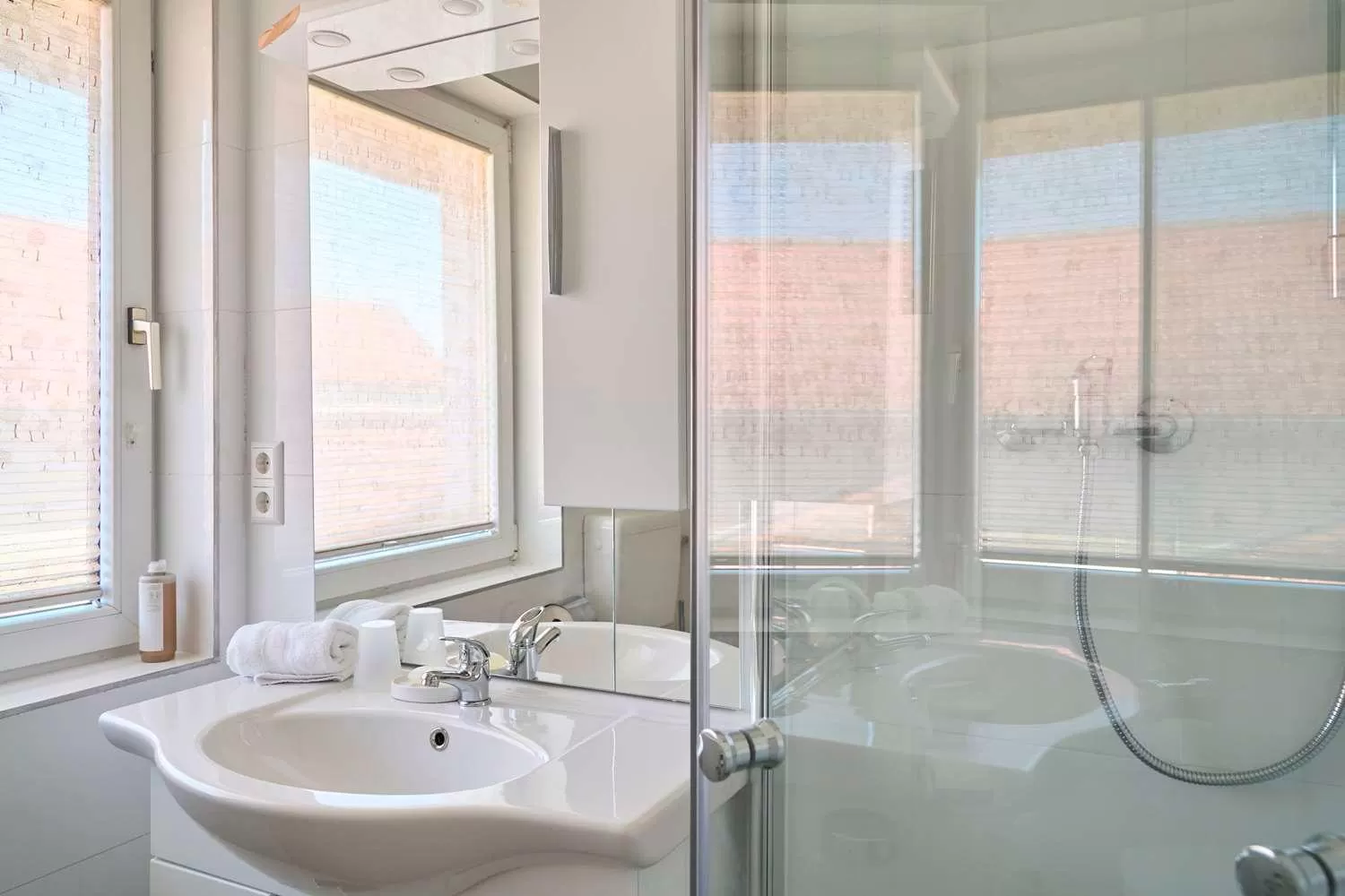 Bathroom in Hotel zur Post Ochsendorf