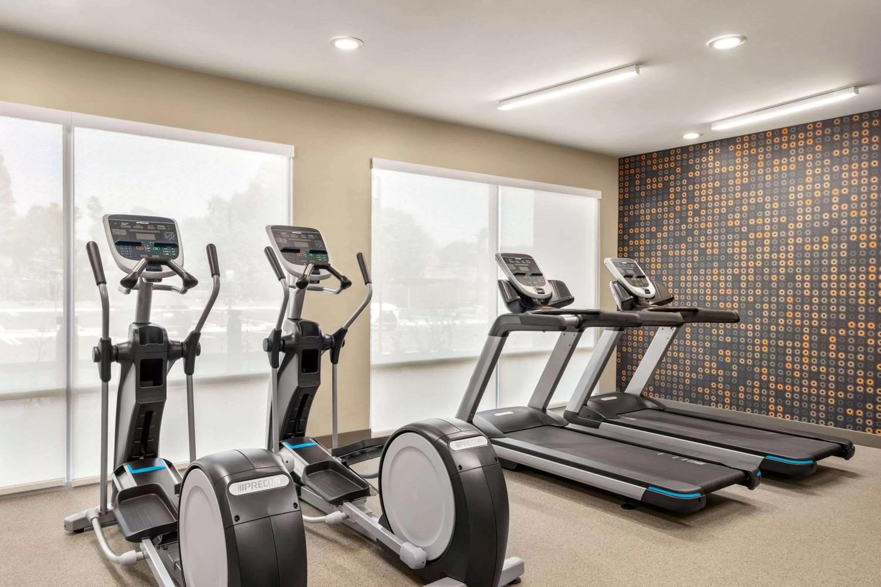 Fitness centre/facilities in La Quinta Inn & Suites by Wyndham San Bernardino