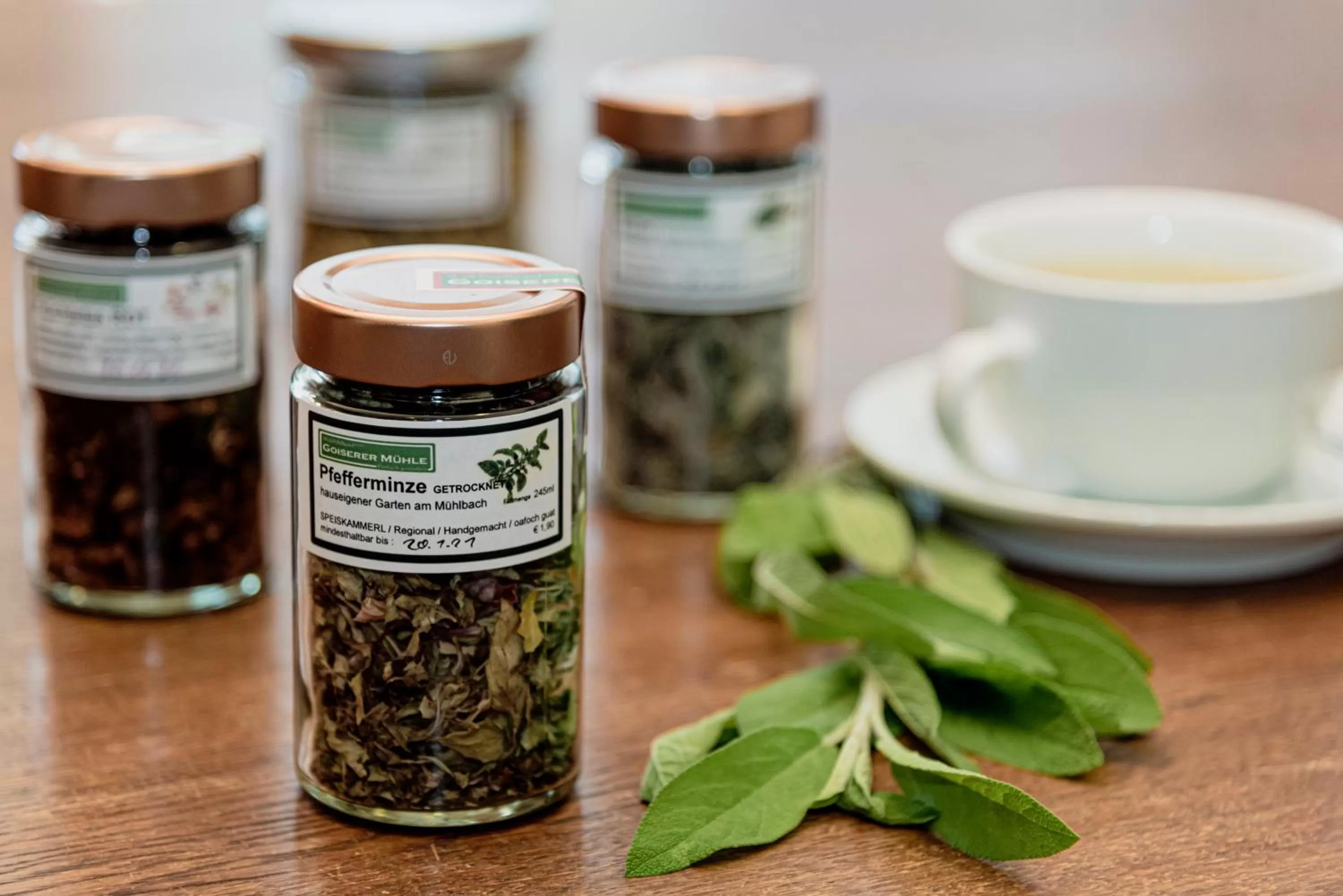 Coffee/tea facilities in Wohlfühlhotel Goiserer Mühle