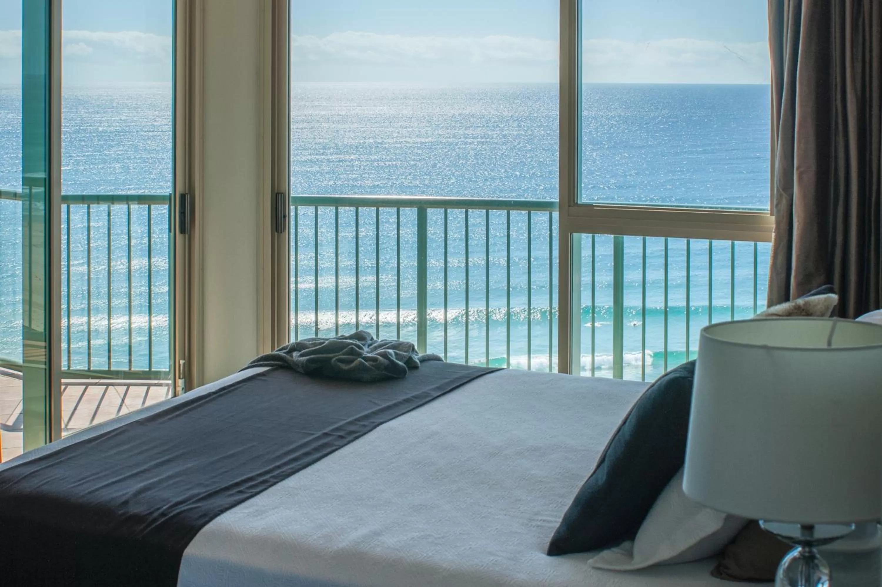 Sea view, Bed in The Waterford on Main Beach