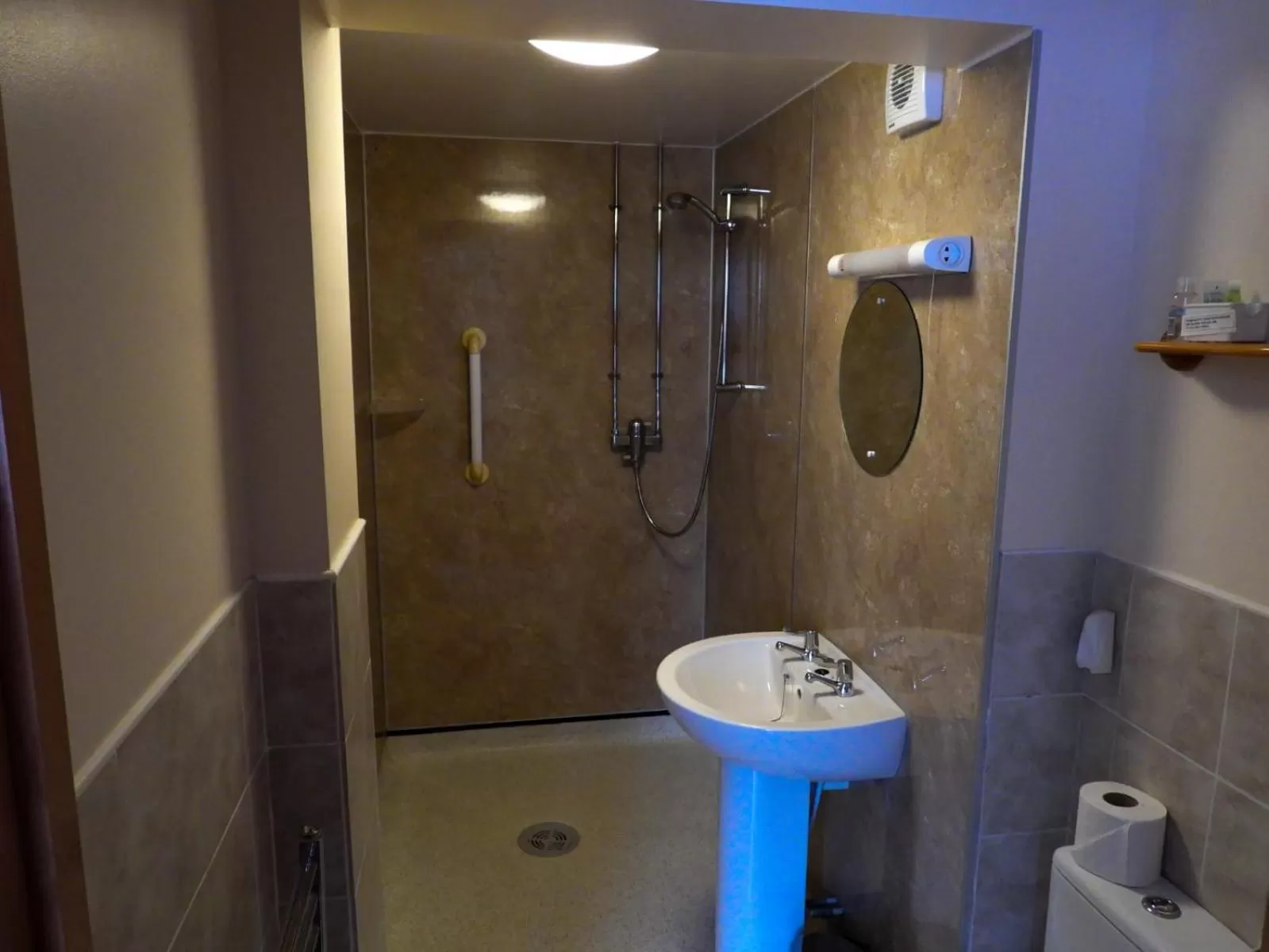 Bathroom in Crab pot cottage