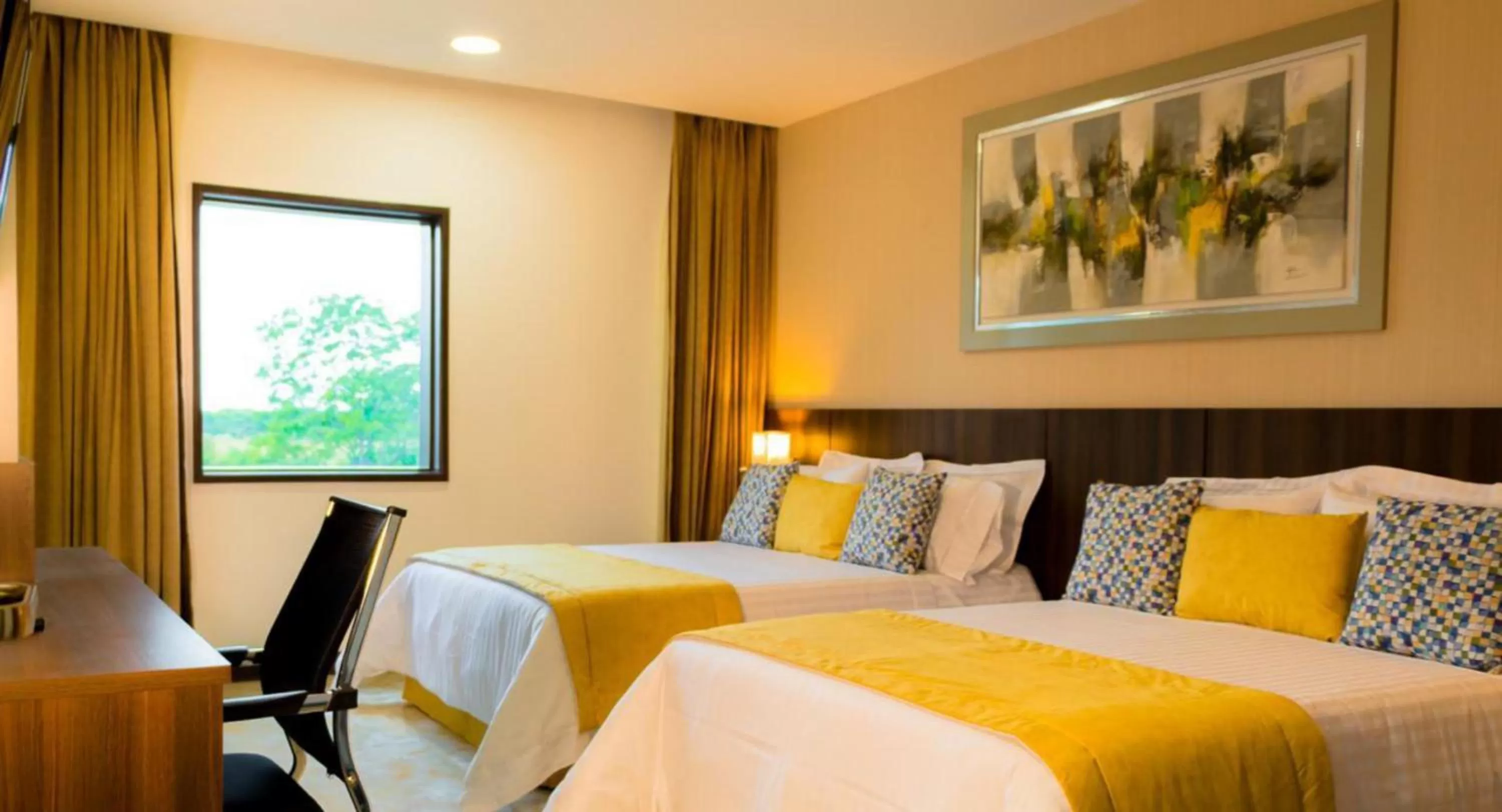 Bed in Hotel Real Elim International