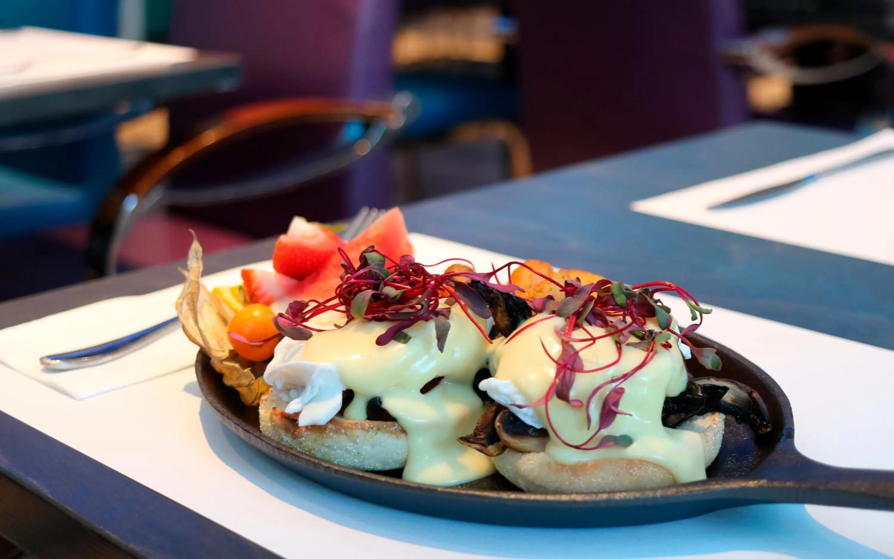 Restaurant/places to eat in L'Hôtel Québec par JARO