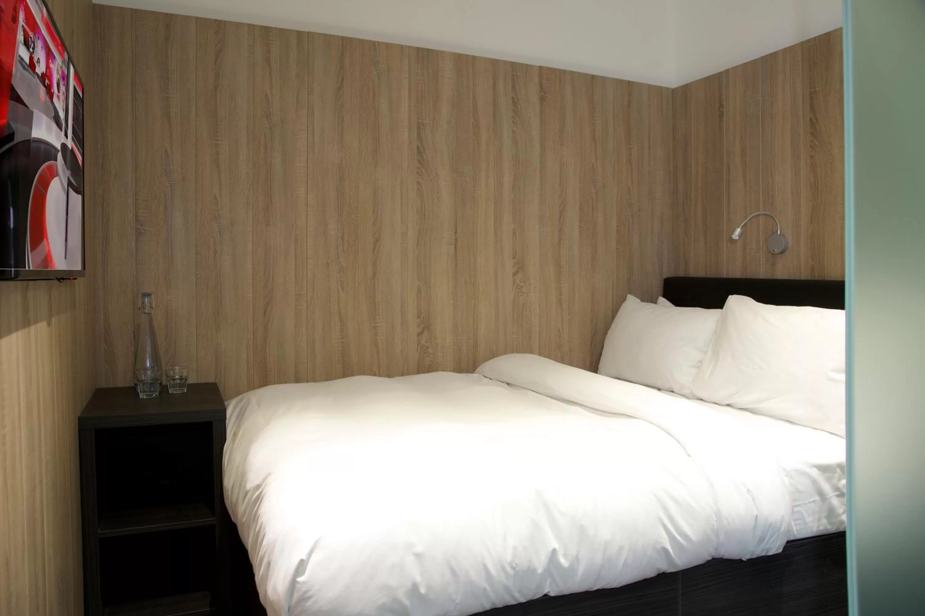 Bedroom, Bed in The Z Hotel Victoria