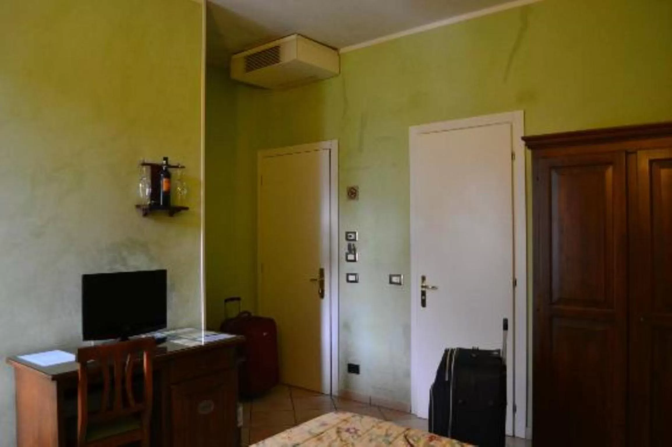 Bedroom, TV/Entertainment Center in Villa Piccola Siena