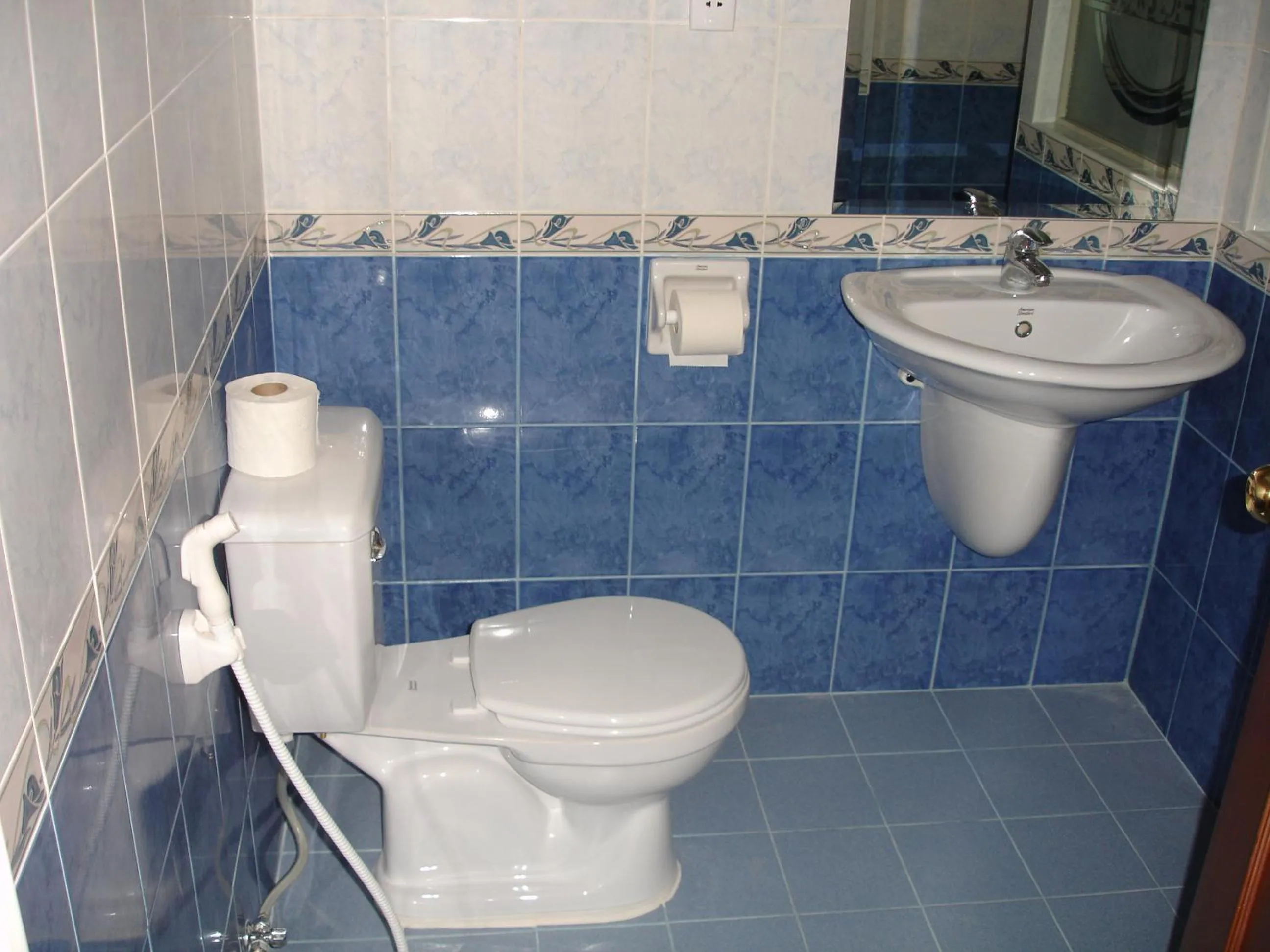 Bathroom in Pacific Breeze Hotel and Resort