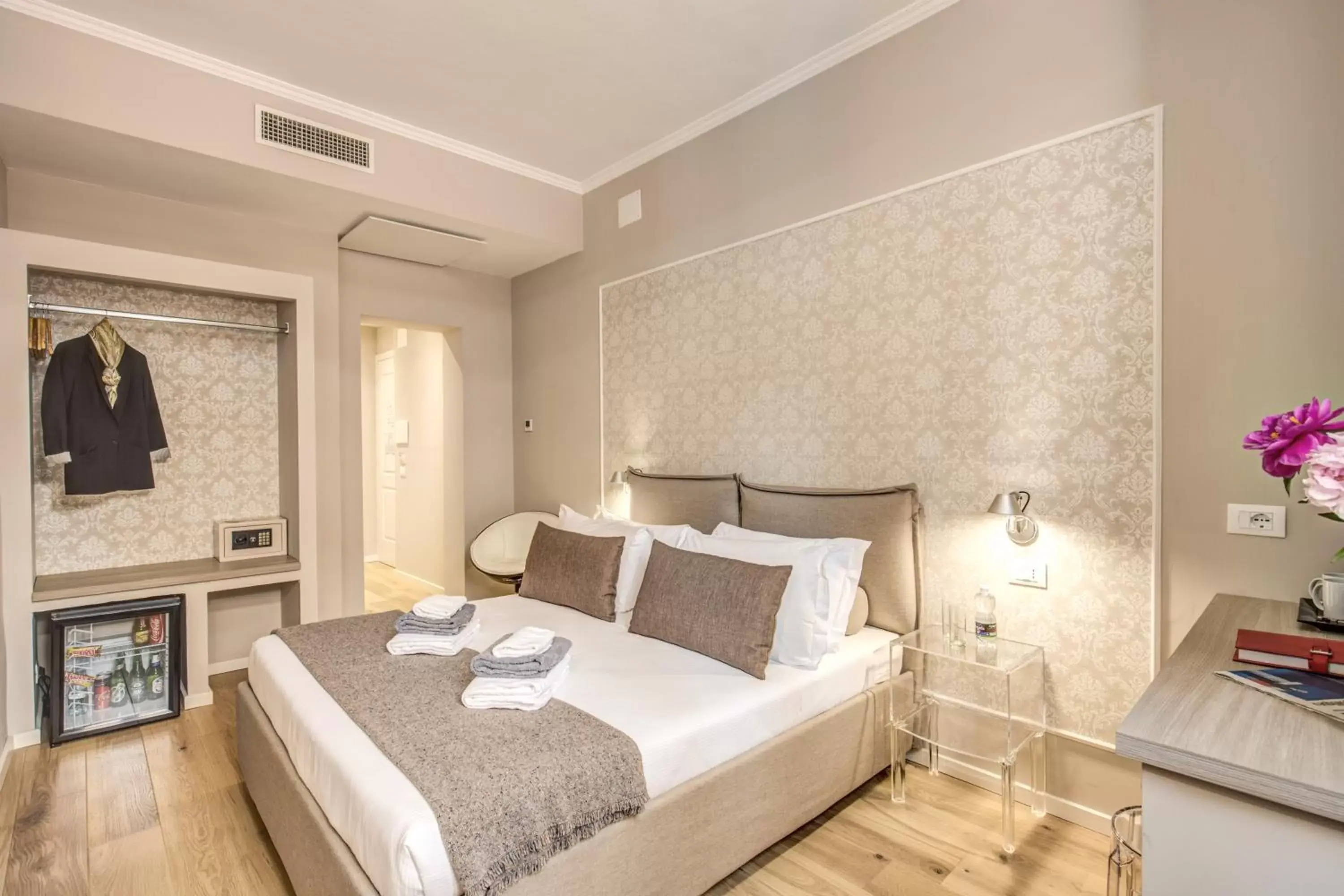 Standard Double Room in The Spanish Suite Via di Ripetta Standard Double Room in The Spanish Suite Via di Ripetta