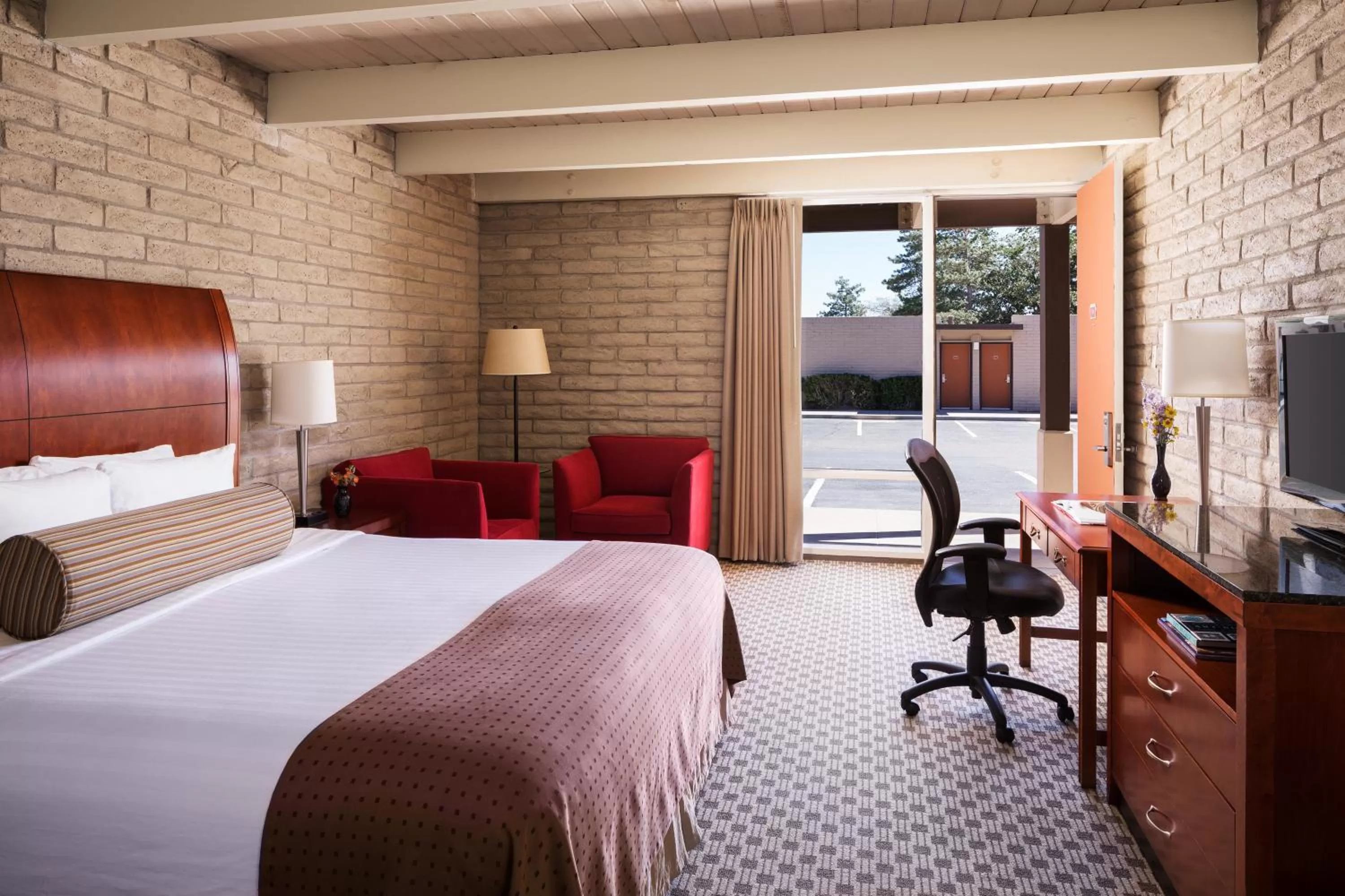 Bed in Kayenta Monument Valley Inn