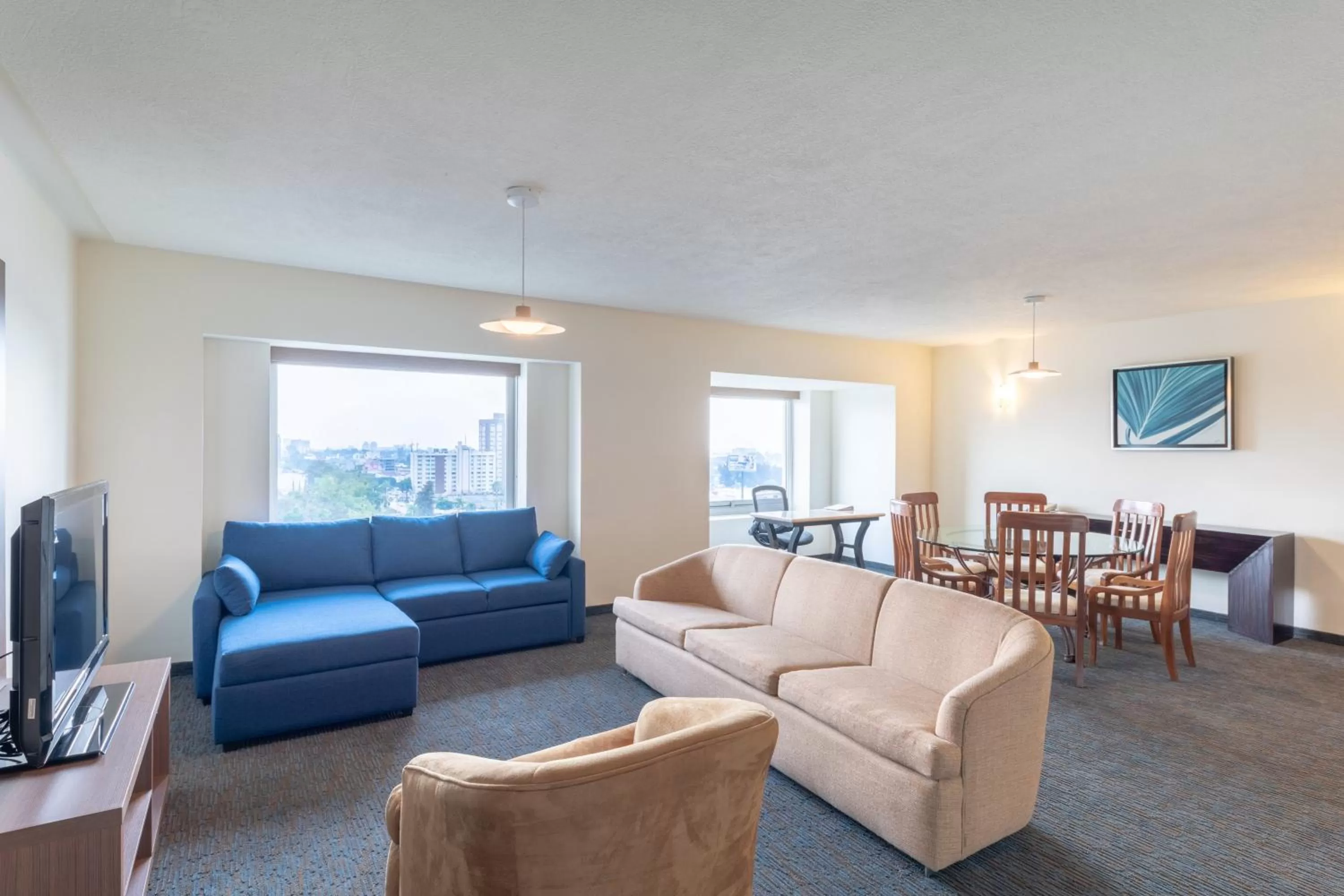 Bedroom in Holiday Inn Guadalajara Expo Plaza del Sol by IHG