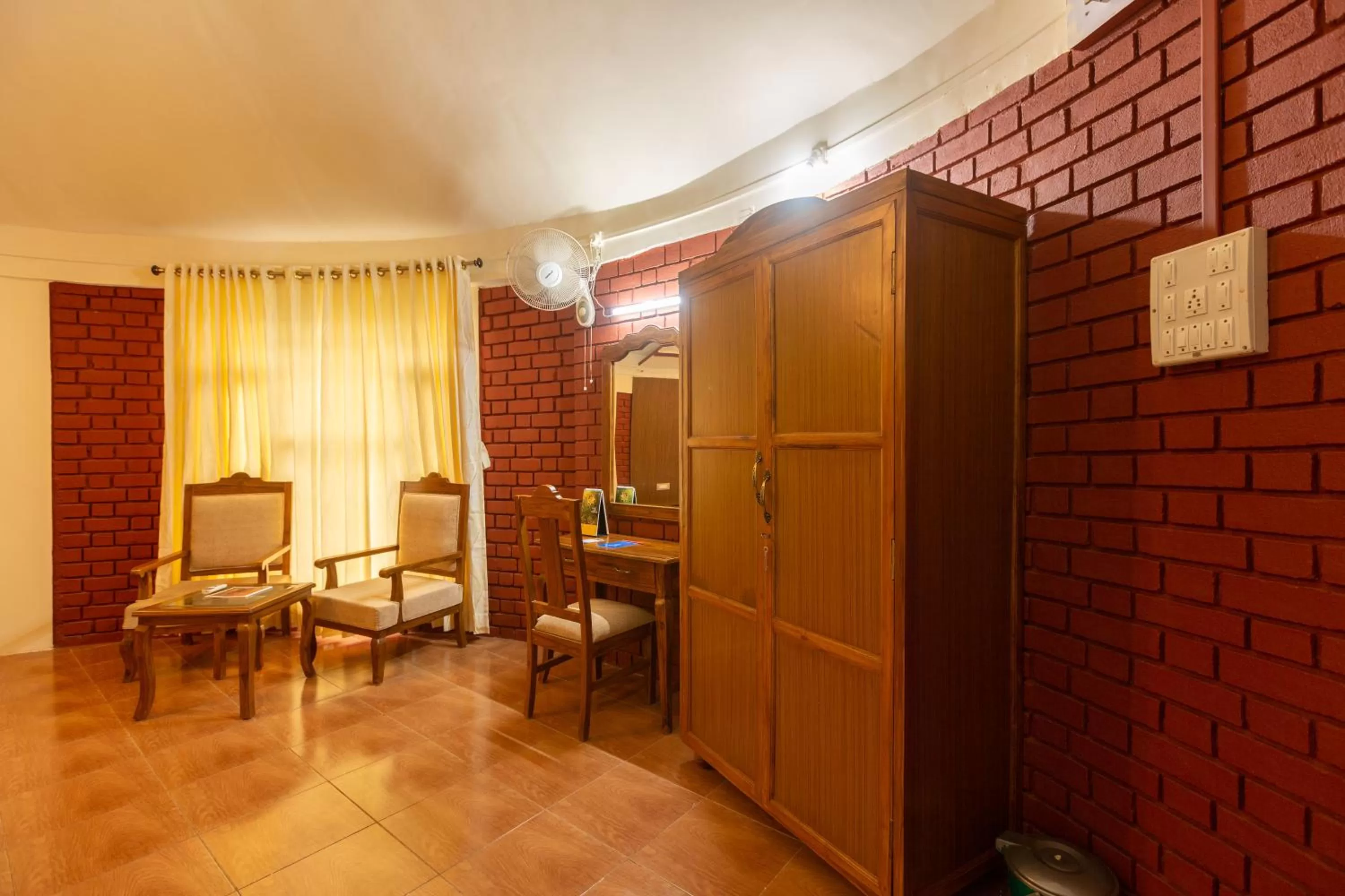 KSTDC Hotel Mayura Krishna Almatti