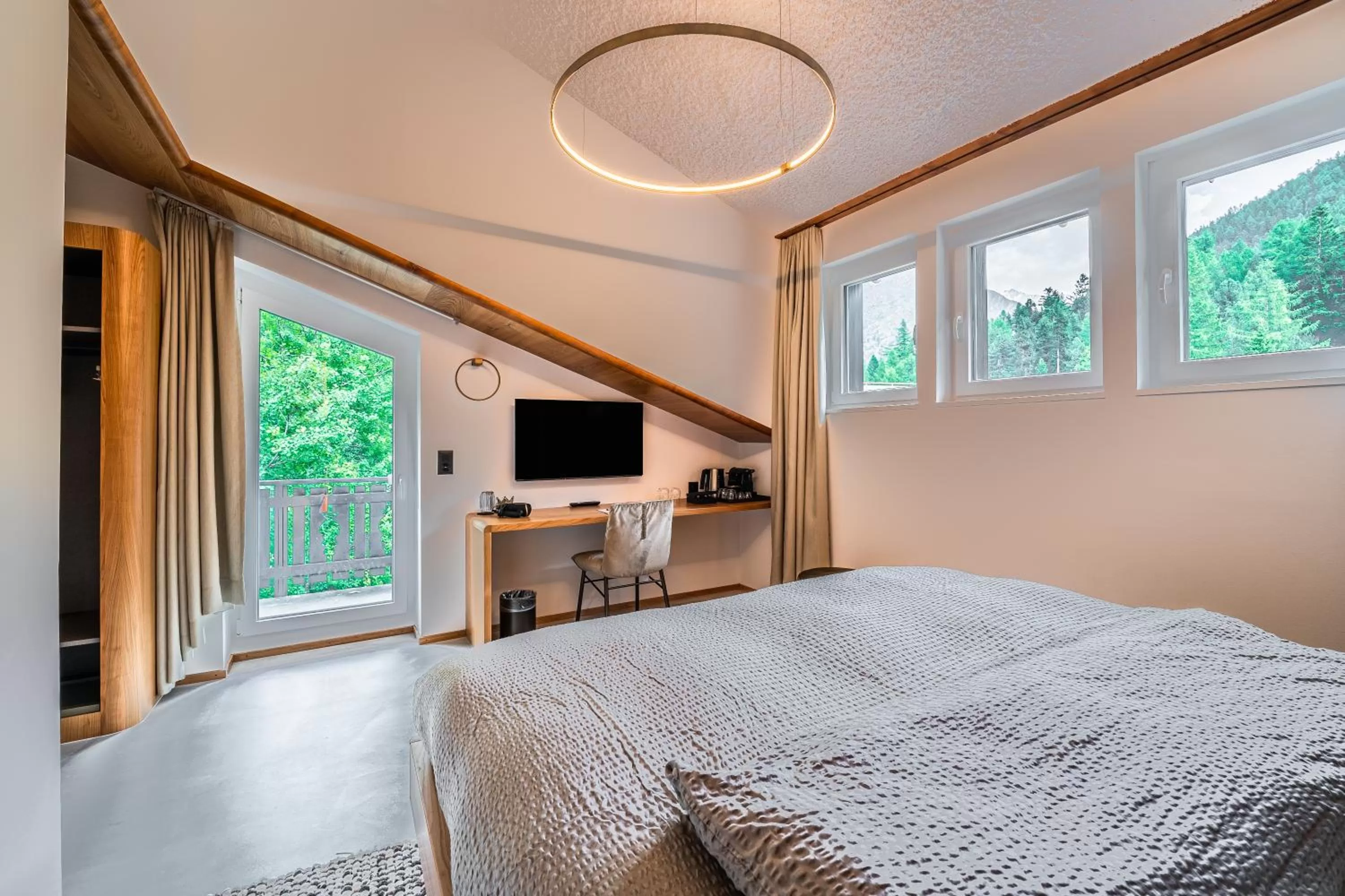 Photo of the whole room, Bed in Boutique Hotel La Gorge