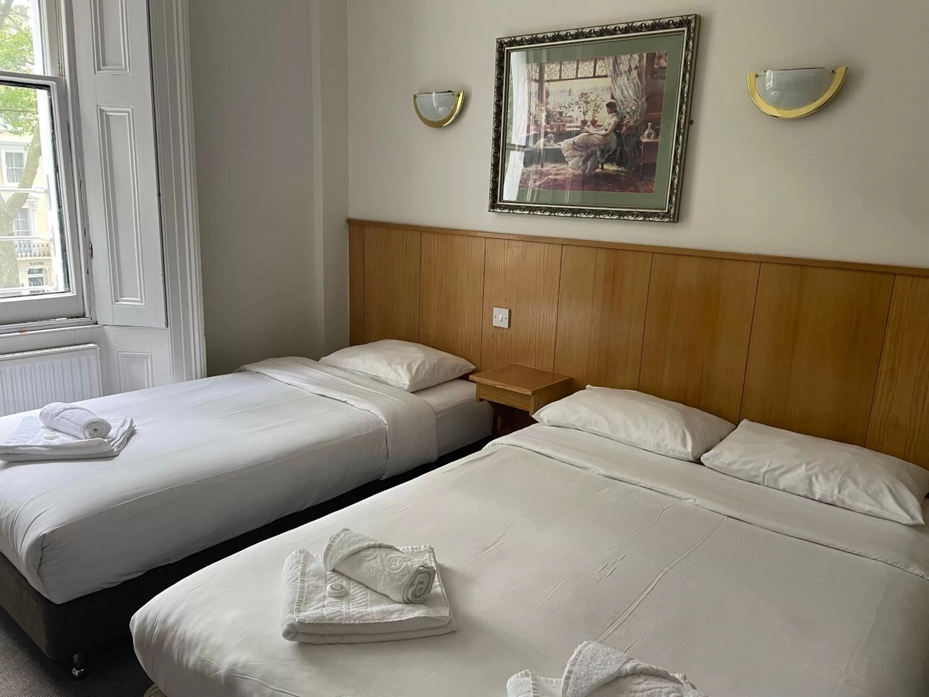 Triple Room with Private Bathroom in St. David's Hotels Paddington