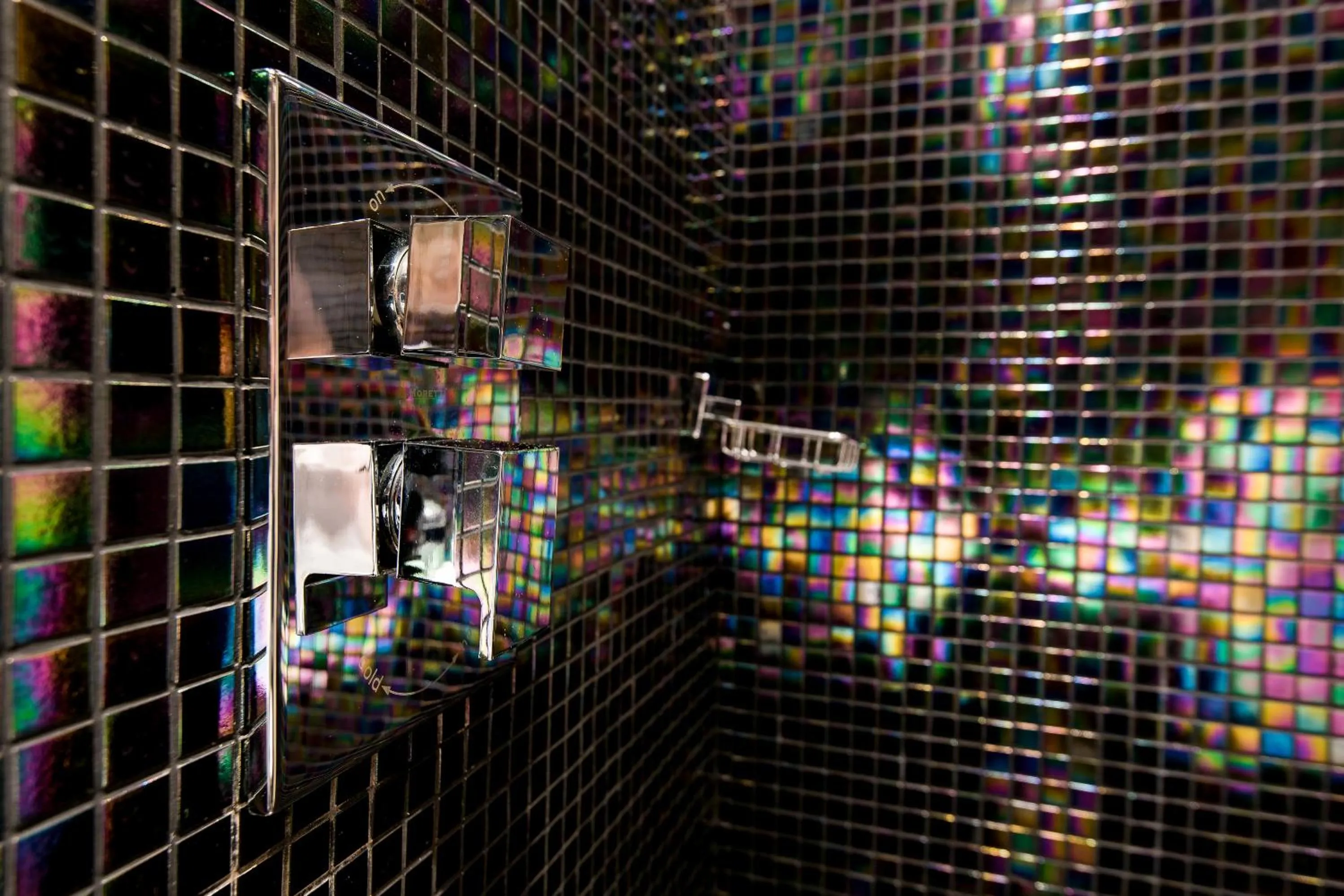 Bathroom in Queenshead Hotel Kelso