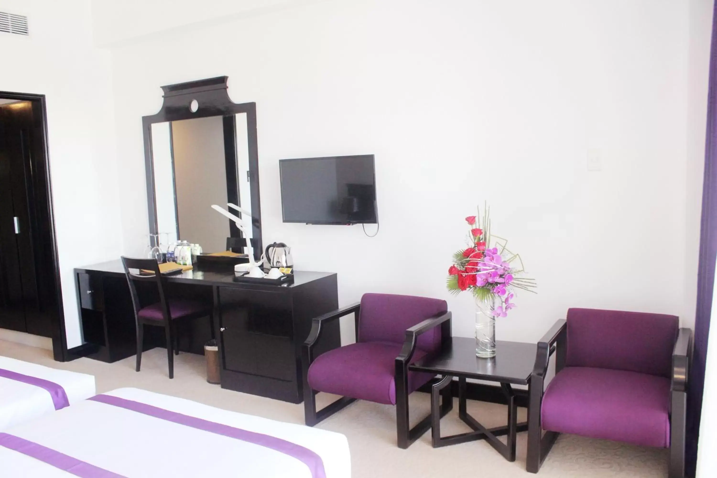 Deluxe Twin Room with Balcony and River View in TTC Hotel Can Tho Deluxe Twin Room with Balcony and River View in TTC Hotel Can Tho