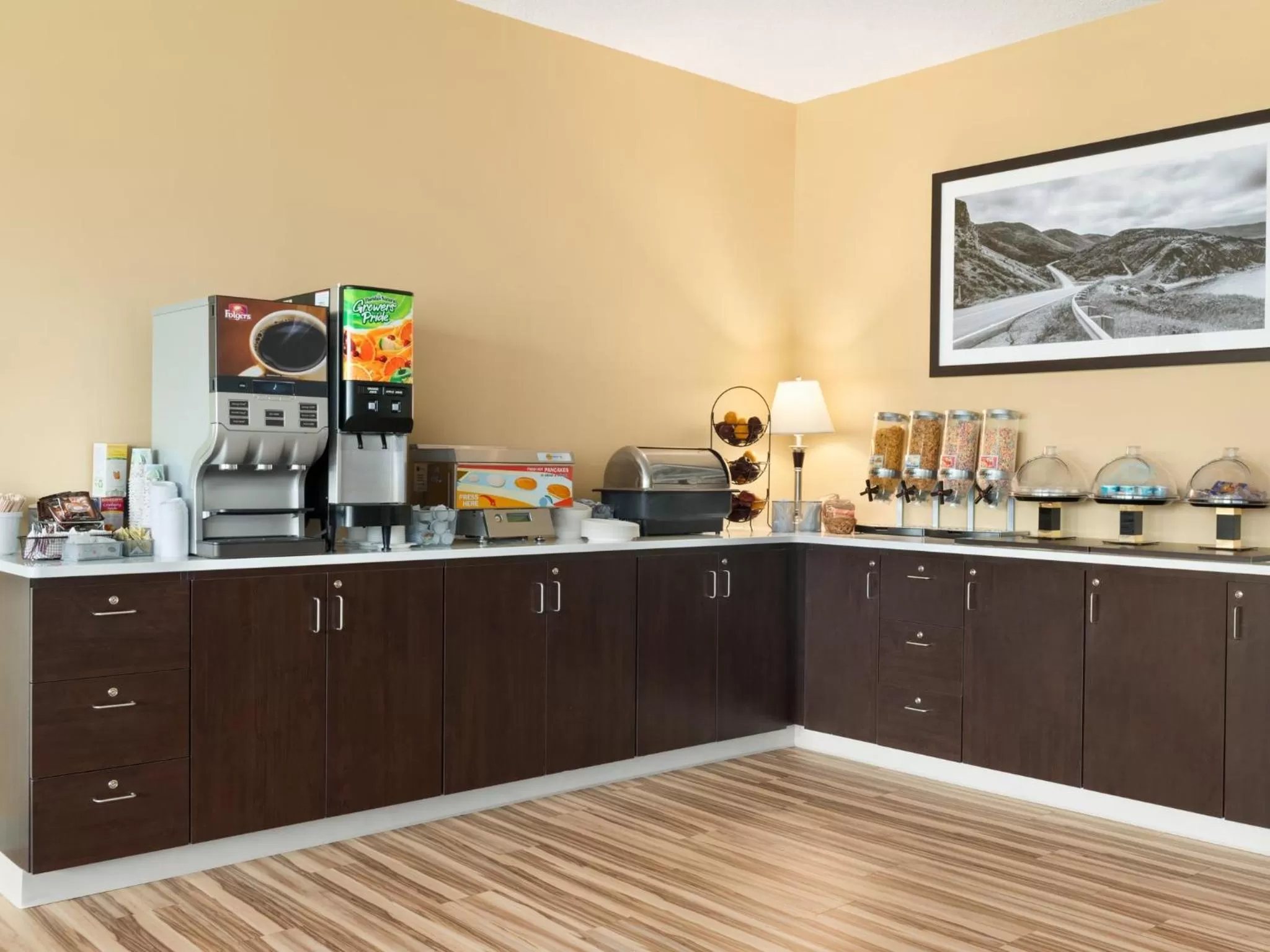 Restaurant/places to eat in Travelodge by Wyndham Sydney