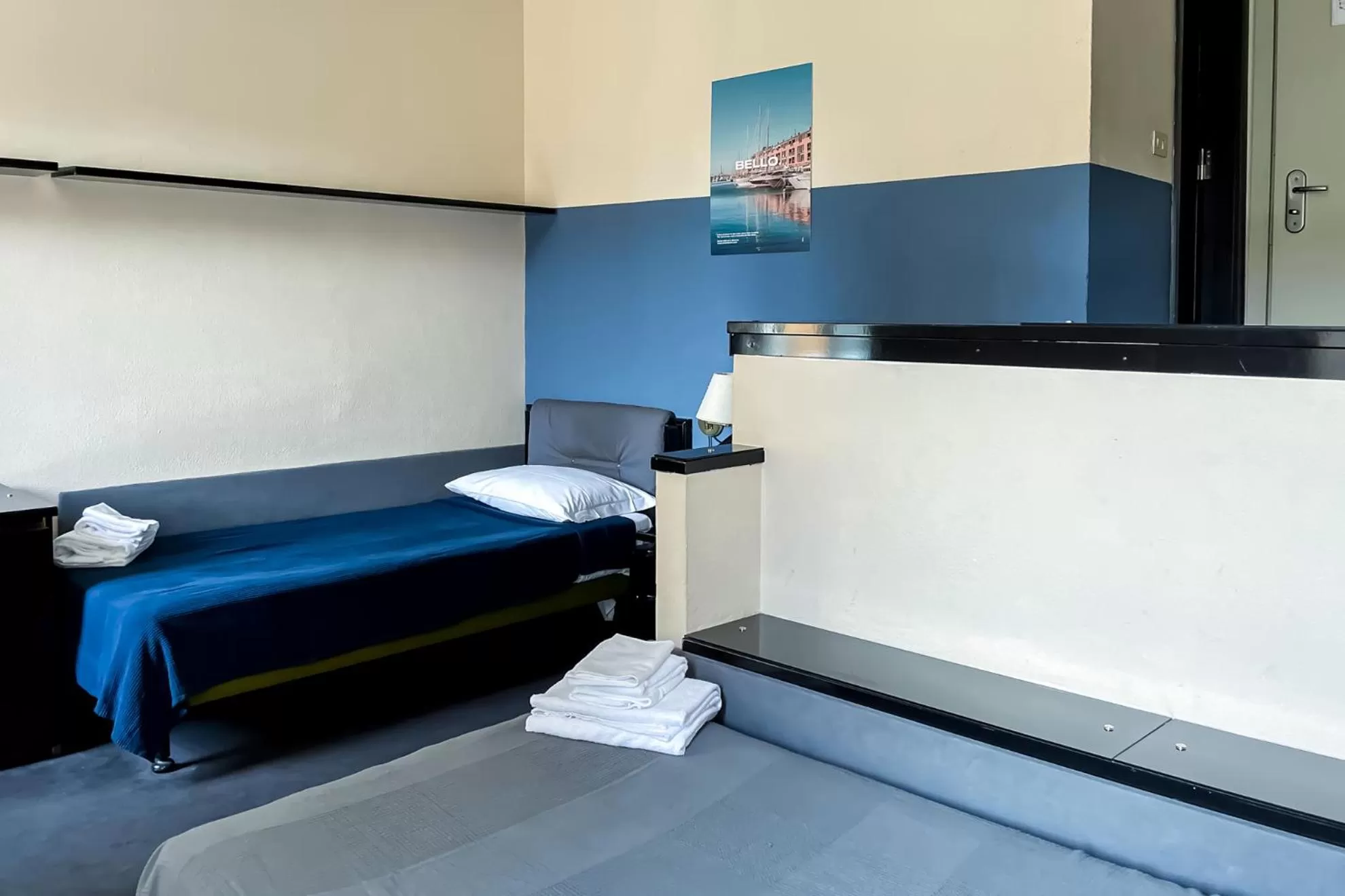 Photo of the whole room, Bed in Hotel Britannia