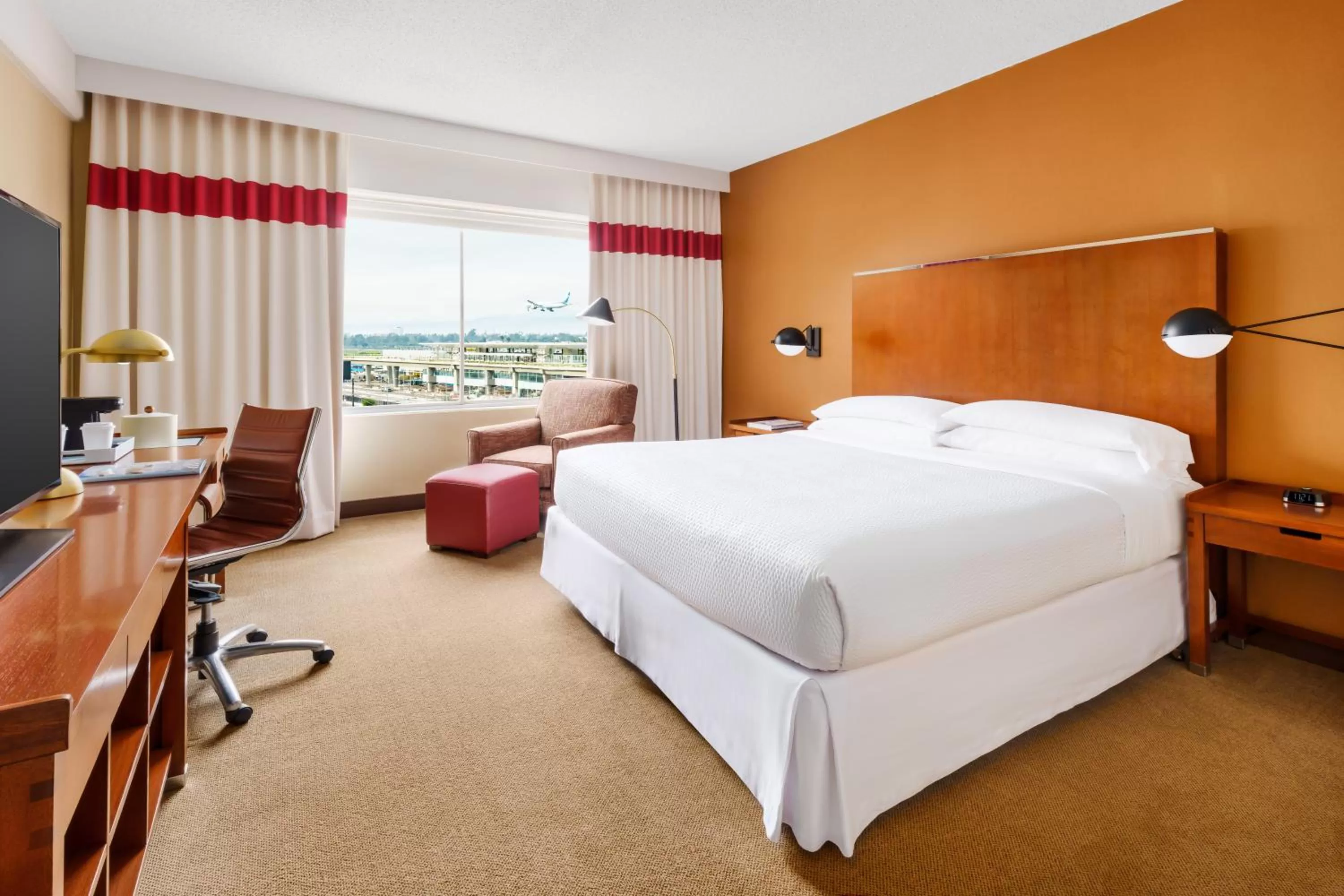 Bed in Four Points by Sheraton Los Angeles International Airport