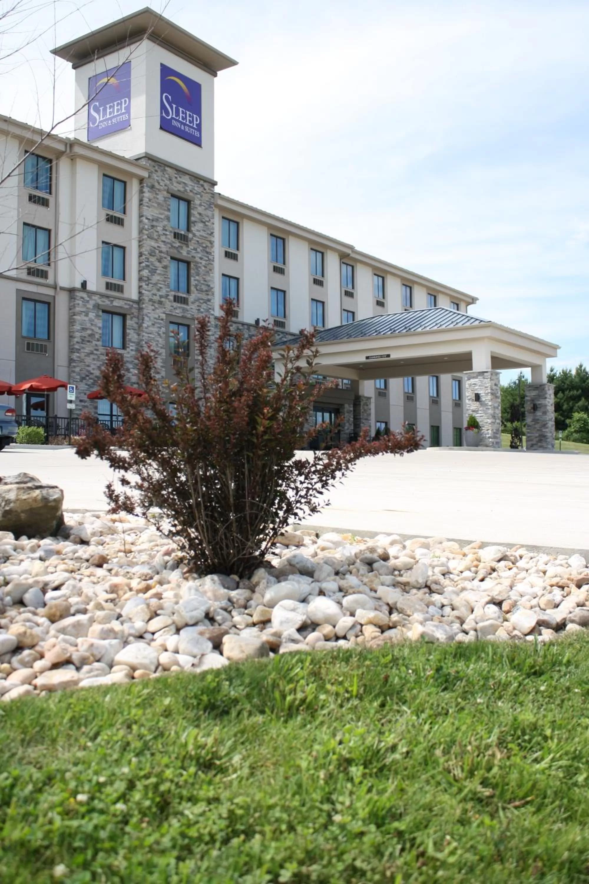 Facade/entrance in Sleep Inn & Suites Belmont - St. Clairsville