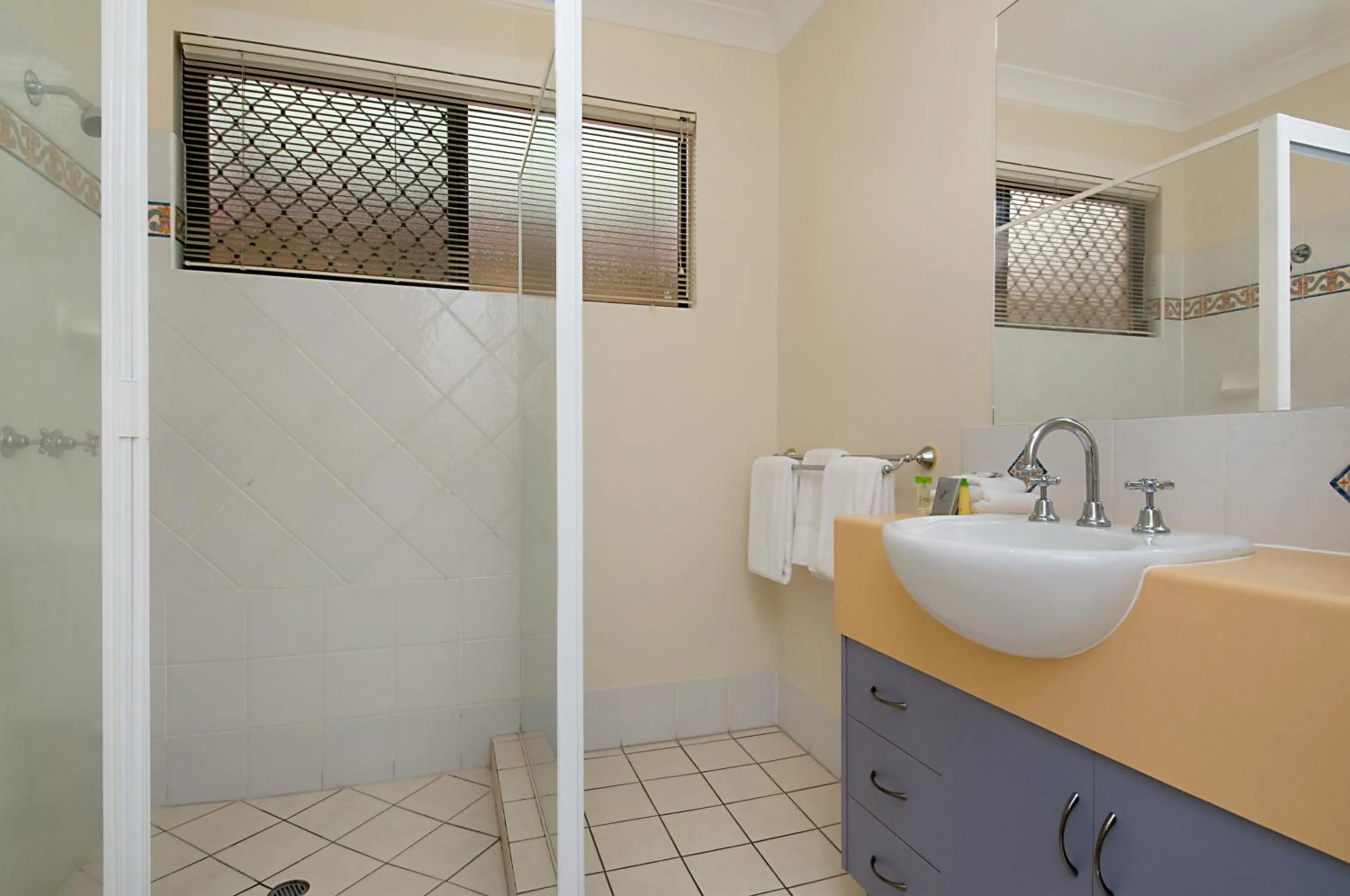 Central Plaza Apartments