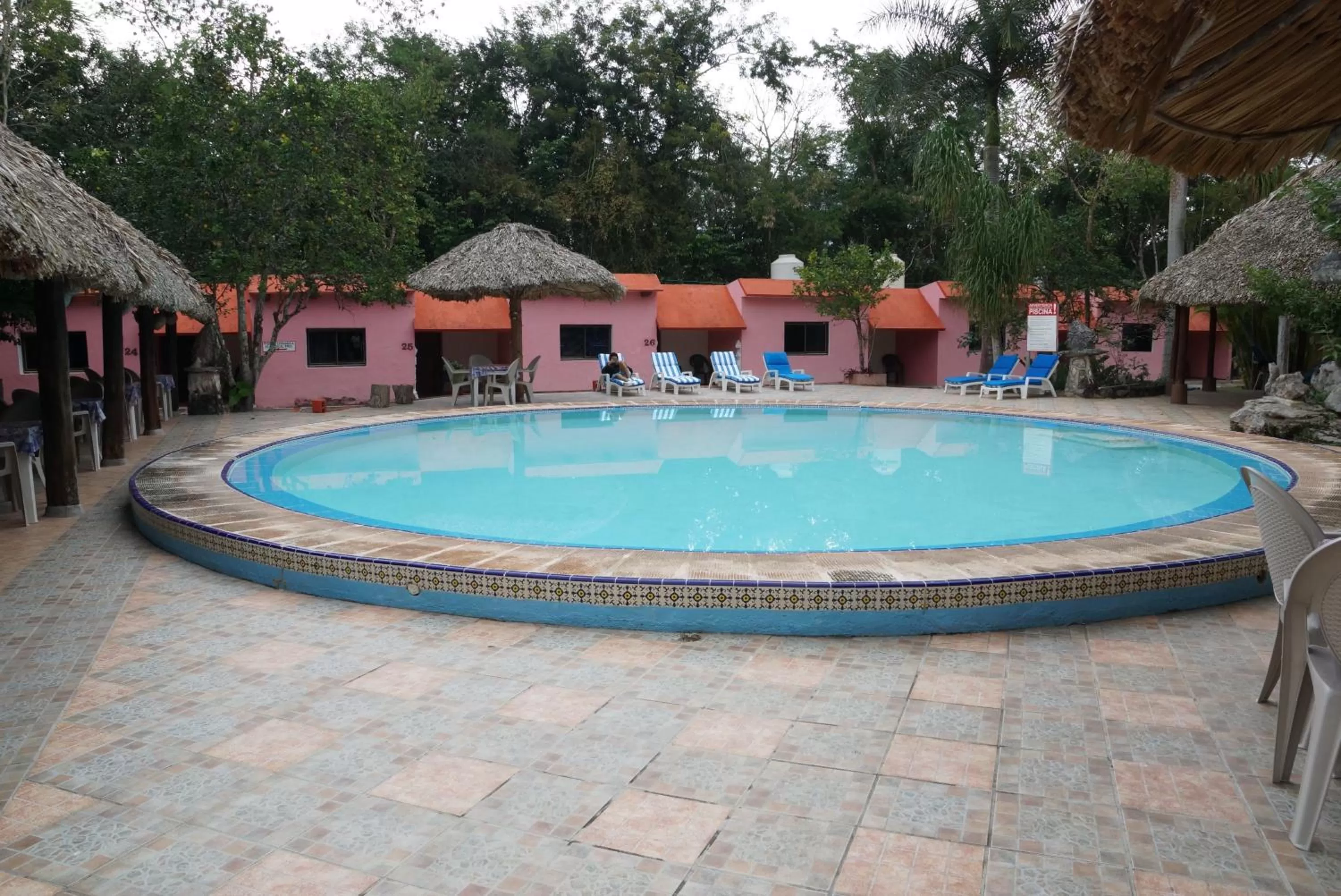 Swimming pool in Hotel Doralba Inn Chichen