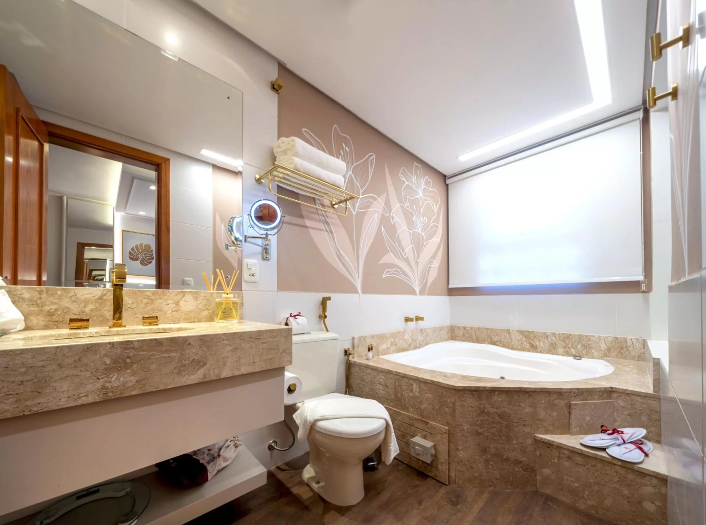 Hot Tub in Blumen Hotel Boutique