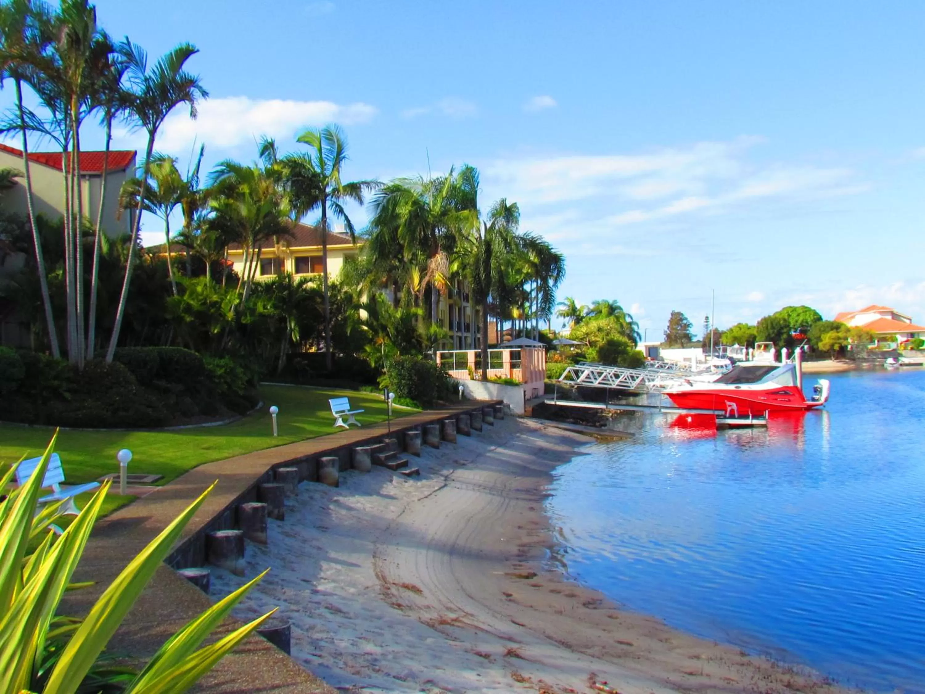 Area and facilities in Bayview Waters Apartments
