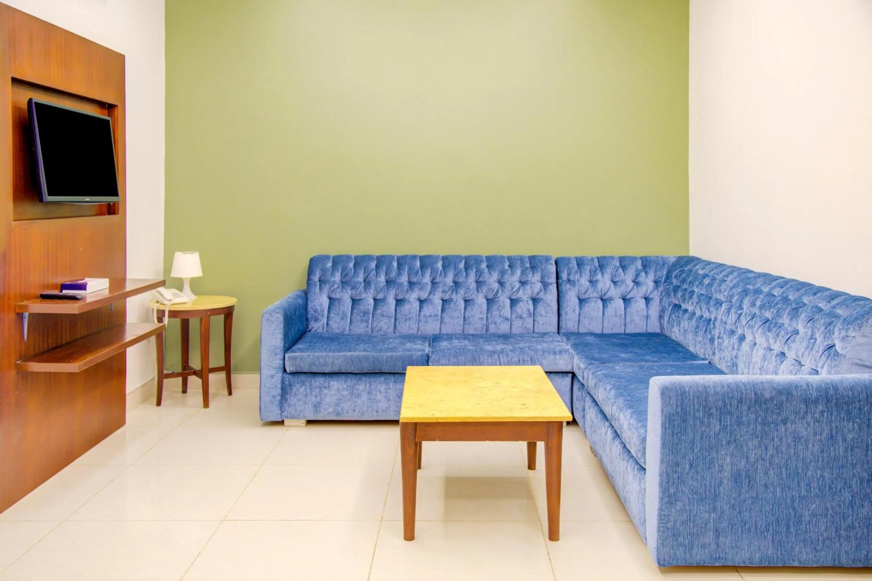 Seating Area in OYO 401 Al Zaidan For Furnished Units