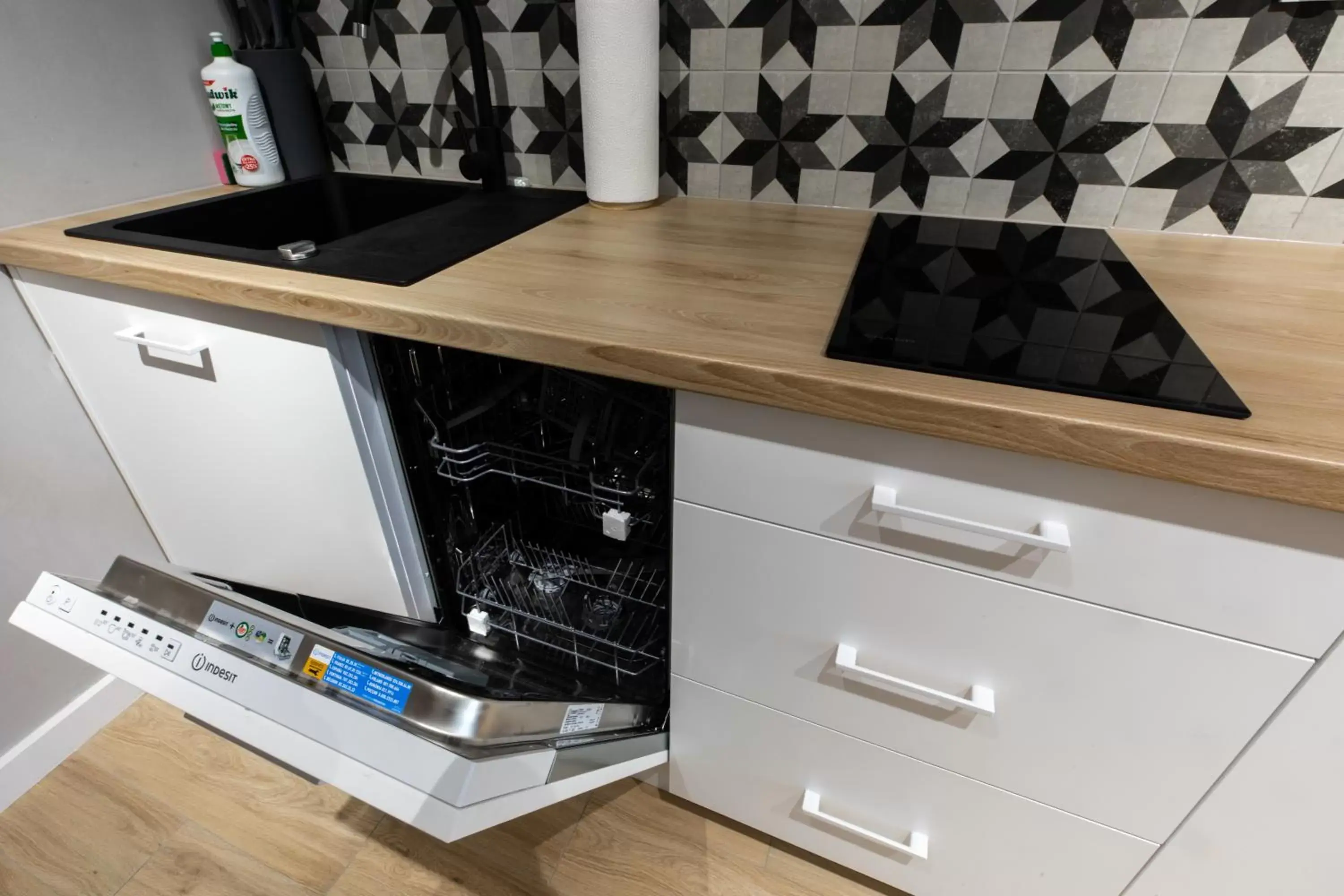 Double or Twin Room with Bathroom in Stylowe Apartamenty Plewiska Double or Twin Room with Bathroom in Stylowe Apartamenty Plewiska